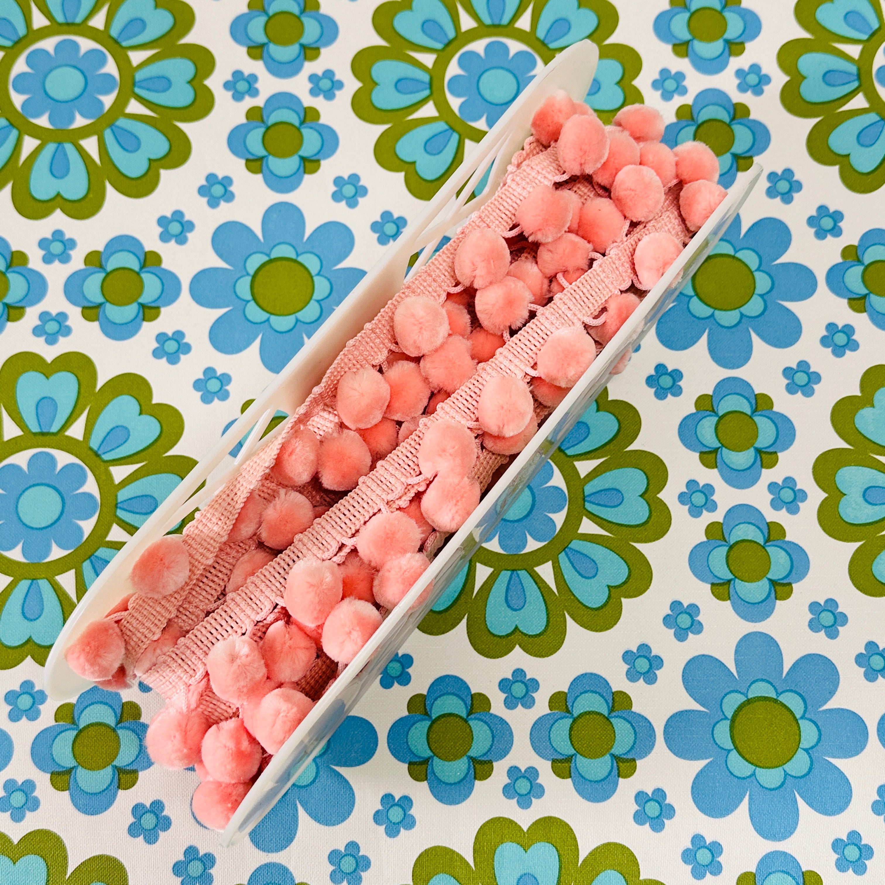 Pink Roll SIMPLICITY Pom Pom Trim