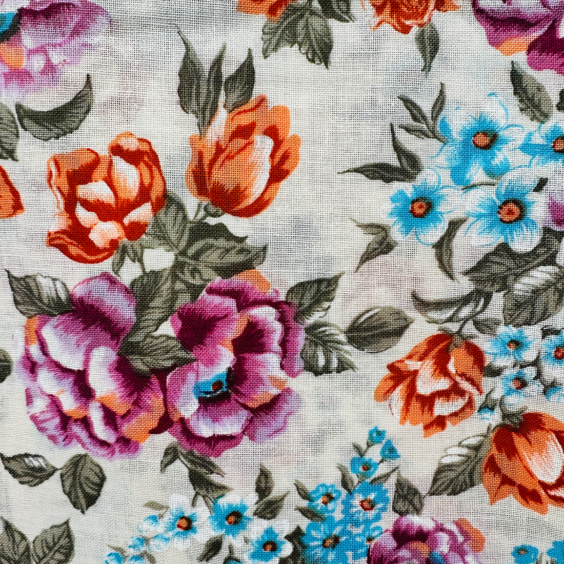 500cms Pretty Old World Roses FLORAL Fabric