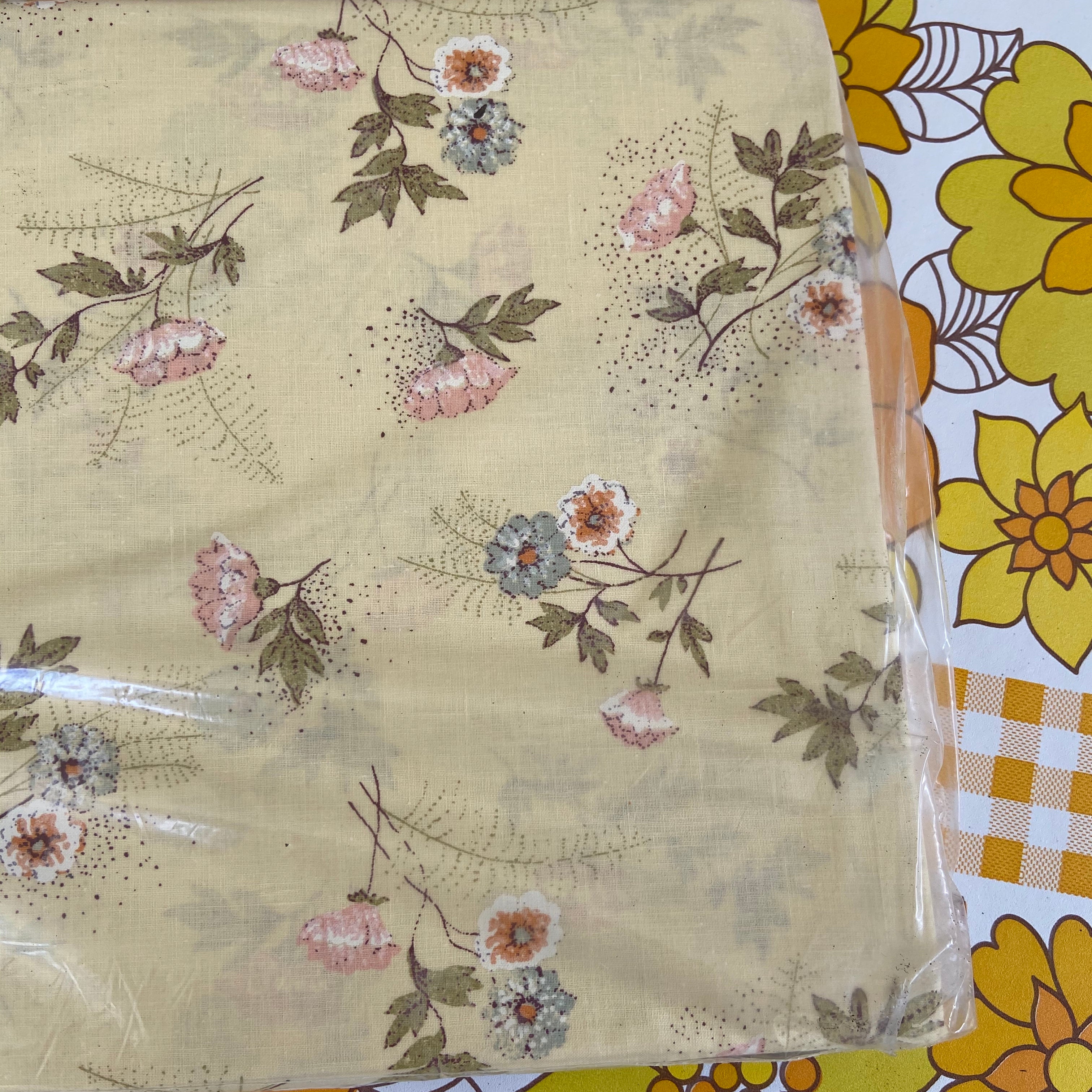 UNUSED Single BED Sheet Set in Packaging 2 Flat & 2 Pillow Cases