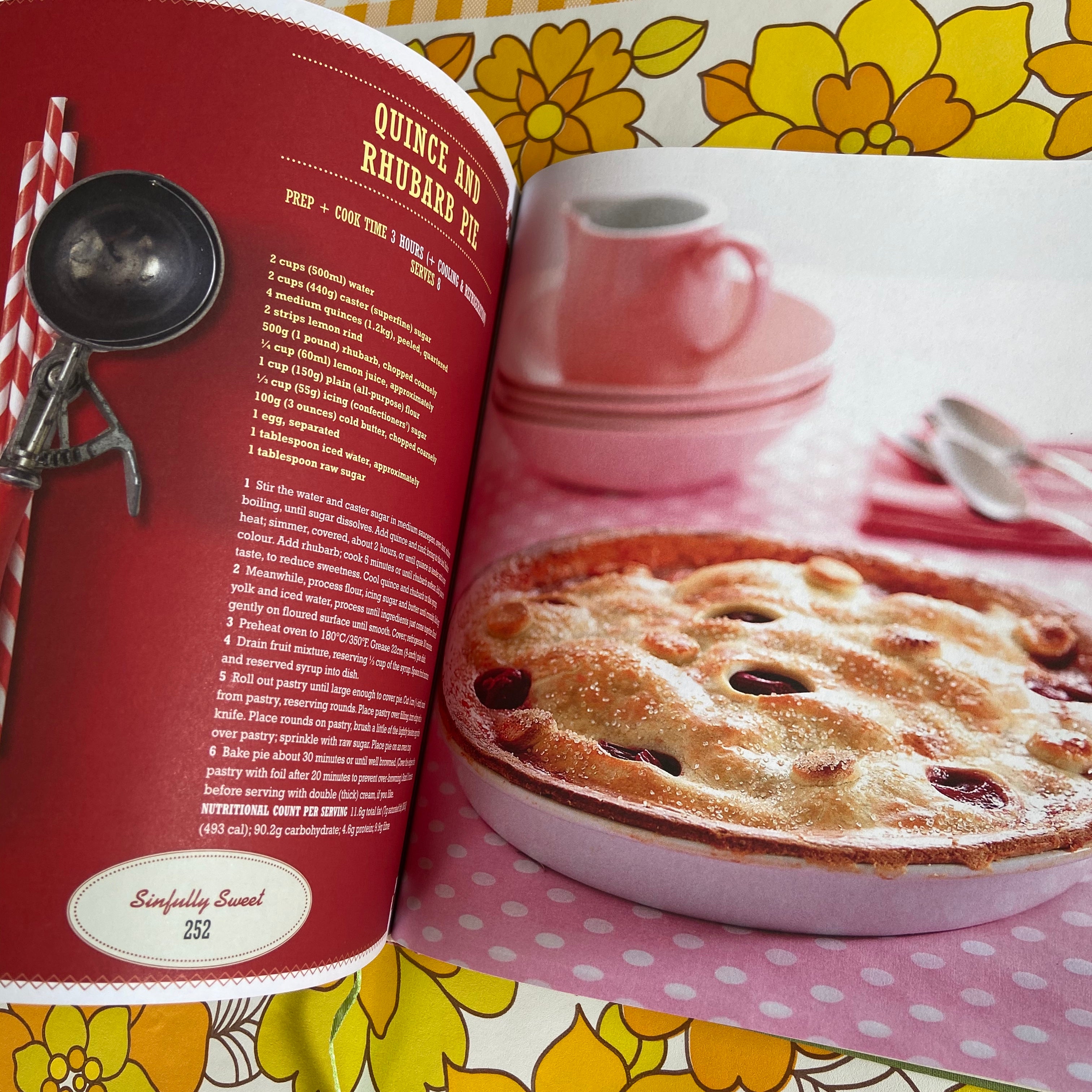 The Retro Cookbook Women's Weekly BEAUTIFUL Hard COVER Book