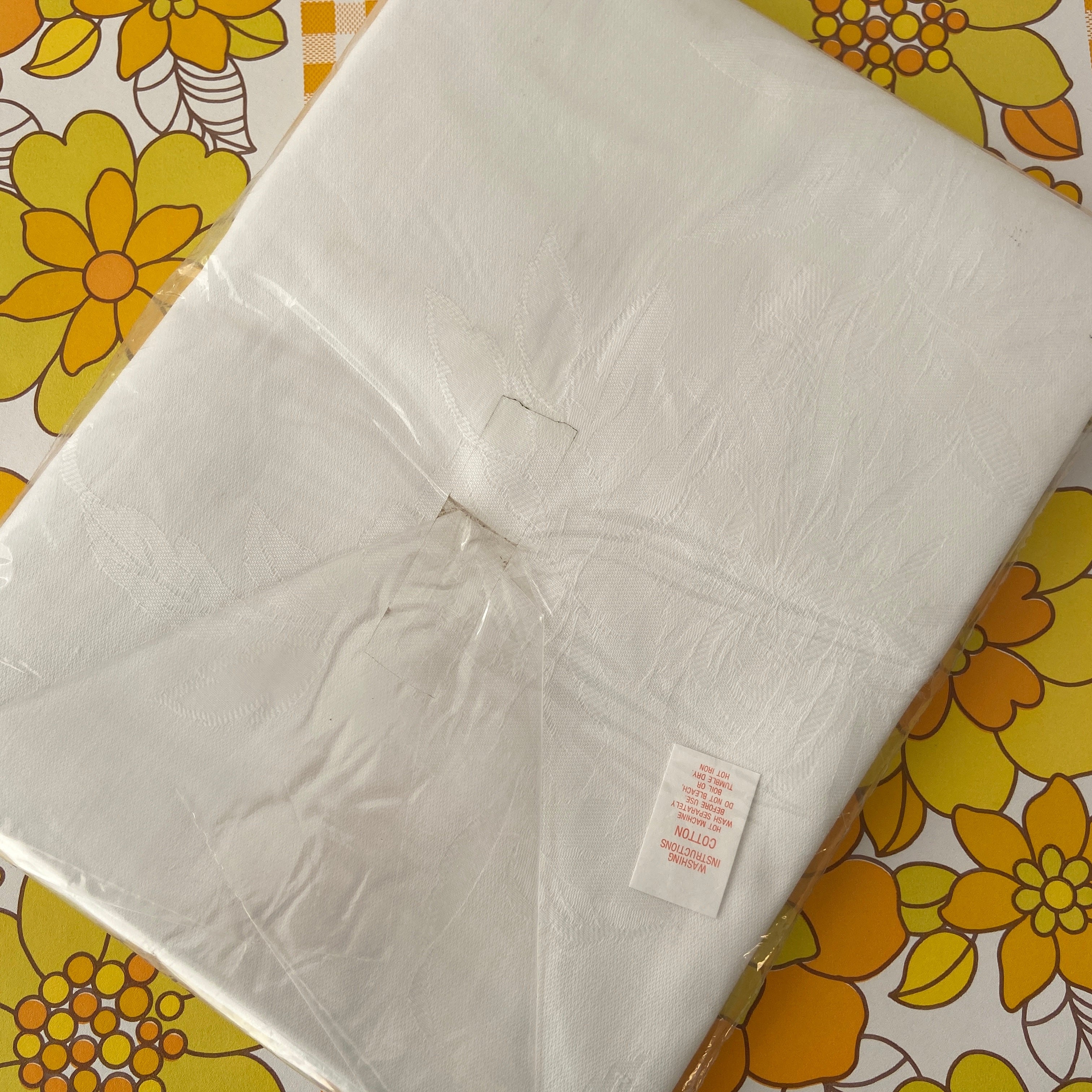 VINTAGE Damask Table Cloth UNUSED All Cotton Brocade