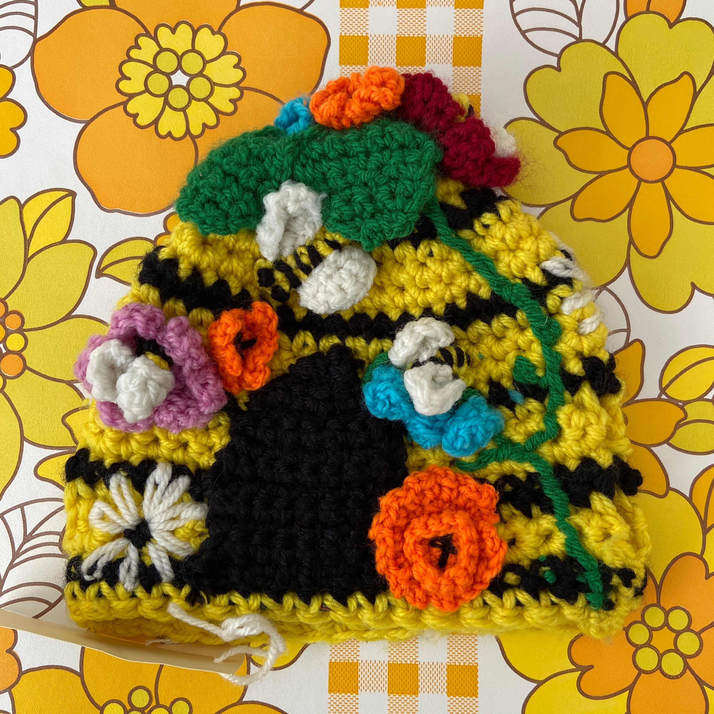 HANDMADE New Knitted Tea Cosy BEAUTIFUL