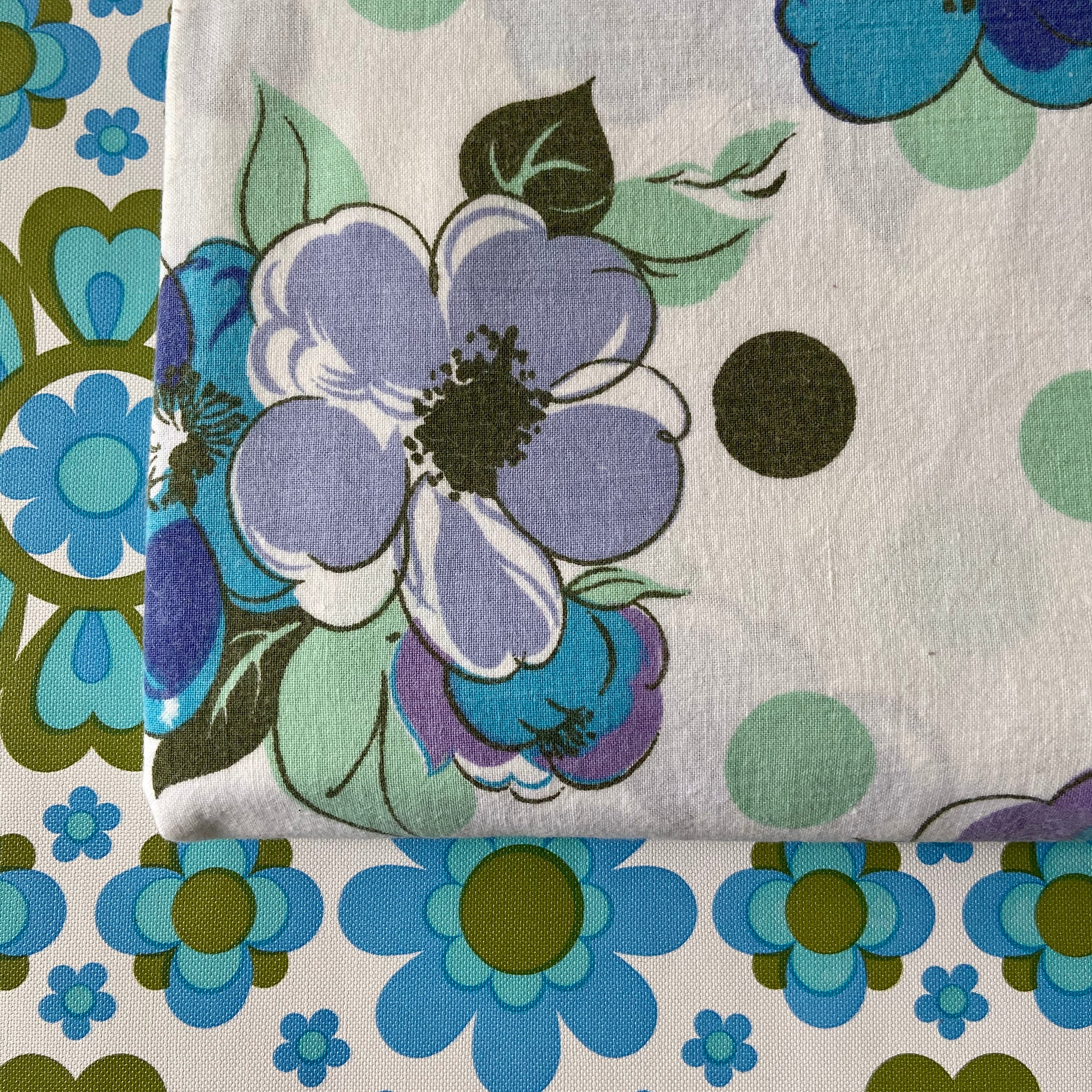 Pretty Floral Cotton Sheet Fabric Sewing Craft RETRO Fun