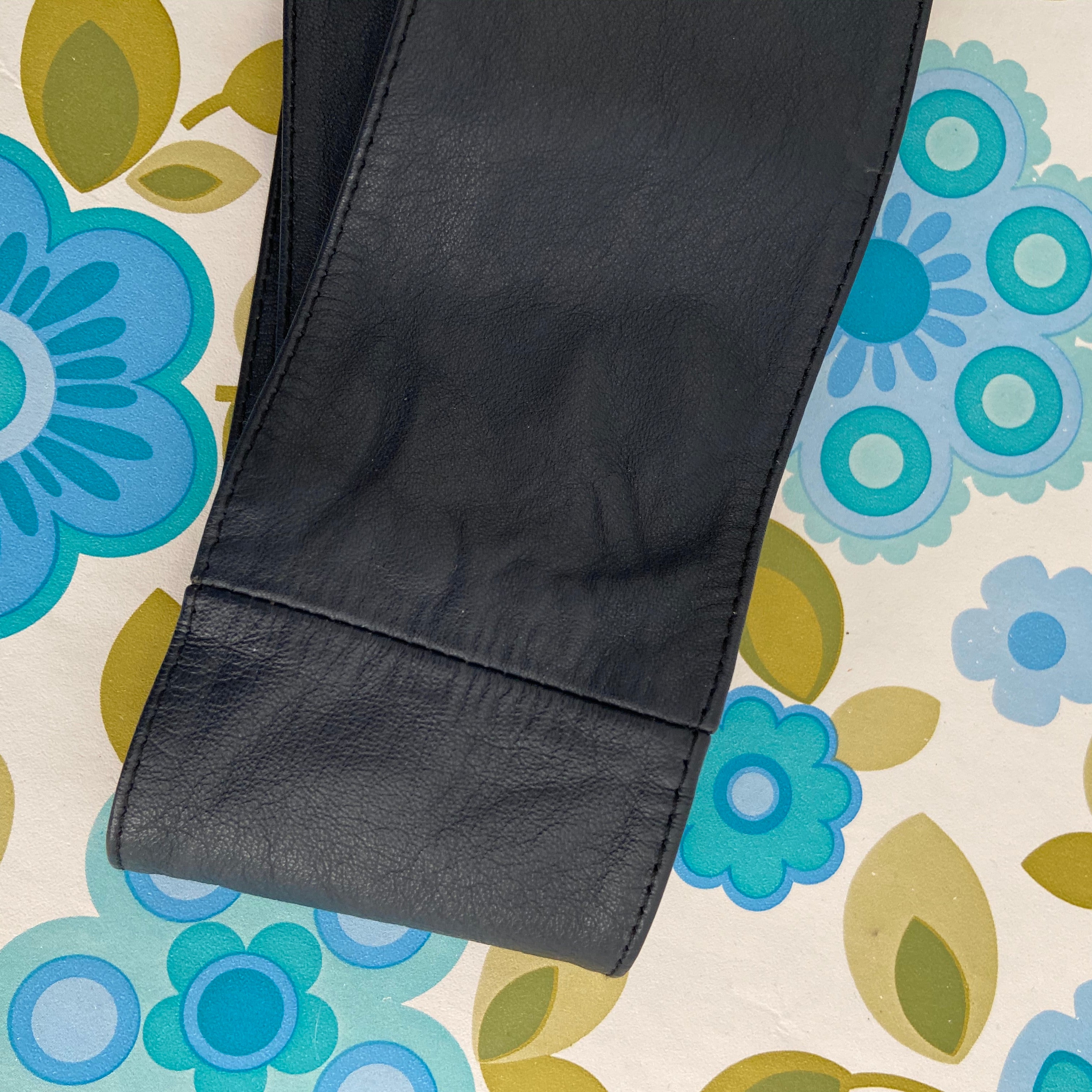 RETRO Genuine LEATHER Belt Gold Shell BUCKLE 80's