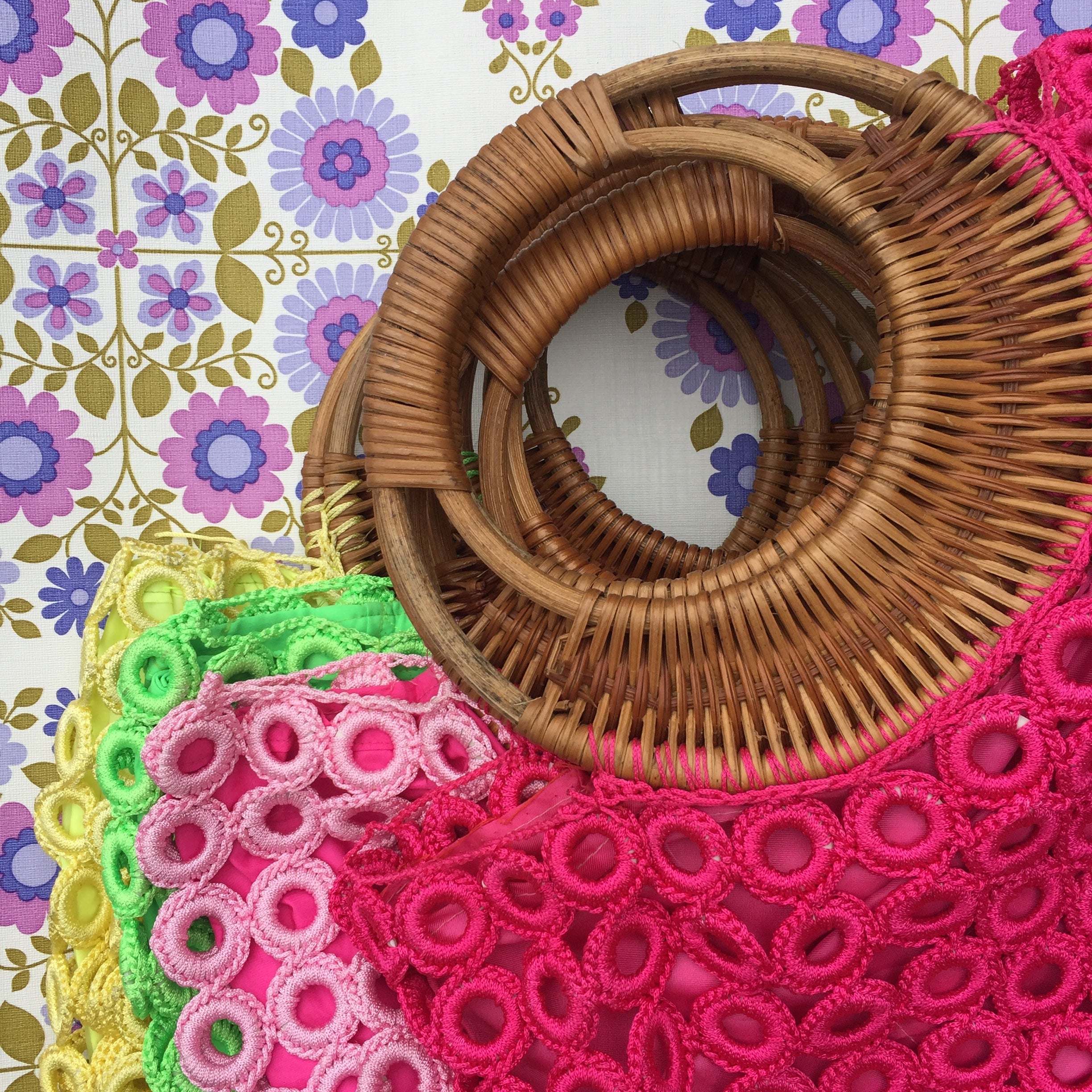 ADORABLE NEW Cute Knitted Bags with Cane Handle Market Day