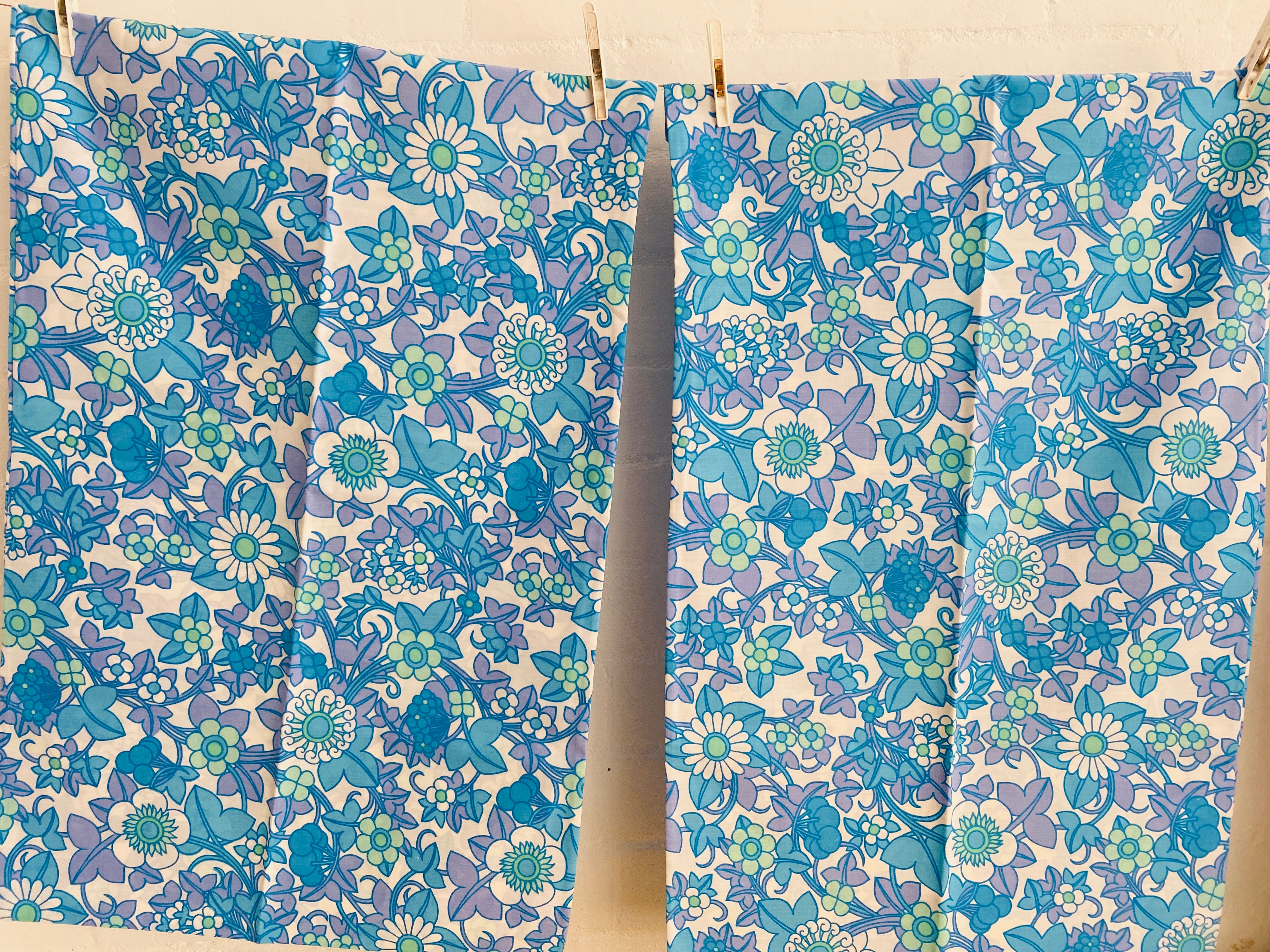 PAIR of UNUSED Blue 70's Cotton Pillow CASES Amazing