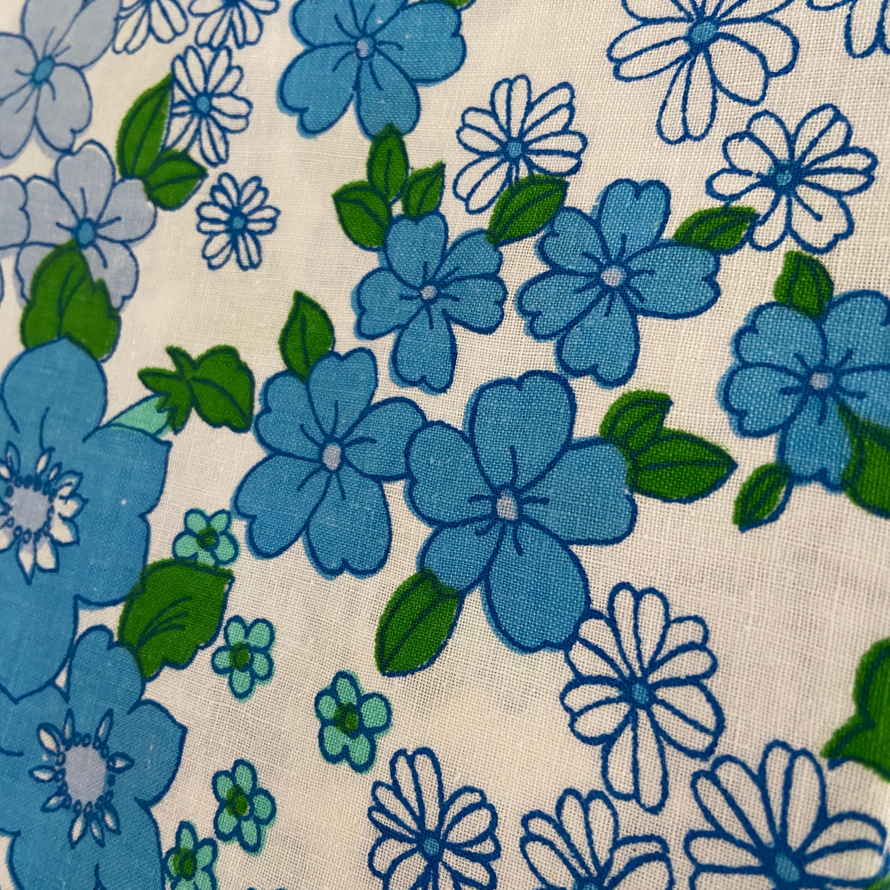 Stunning PAIR of Cotton RETRO TARGET Pillow Cases