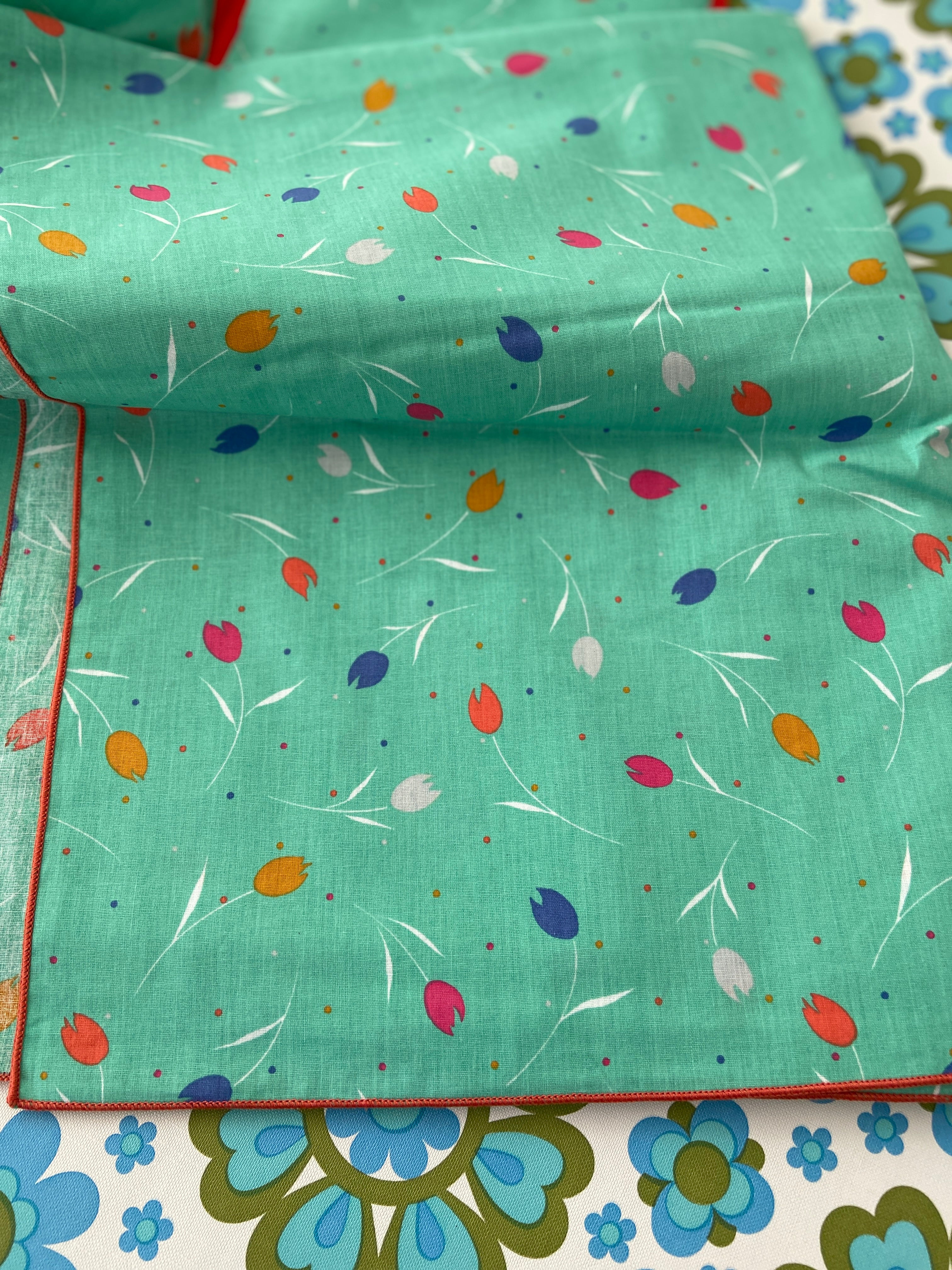 UNUSED Cotton Apron Table Cloth Pot Holders SET