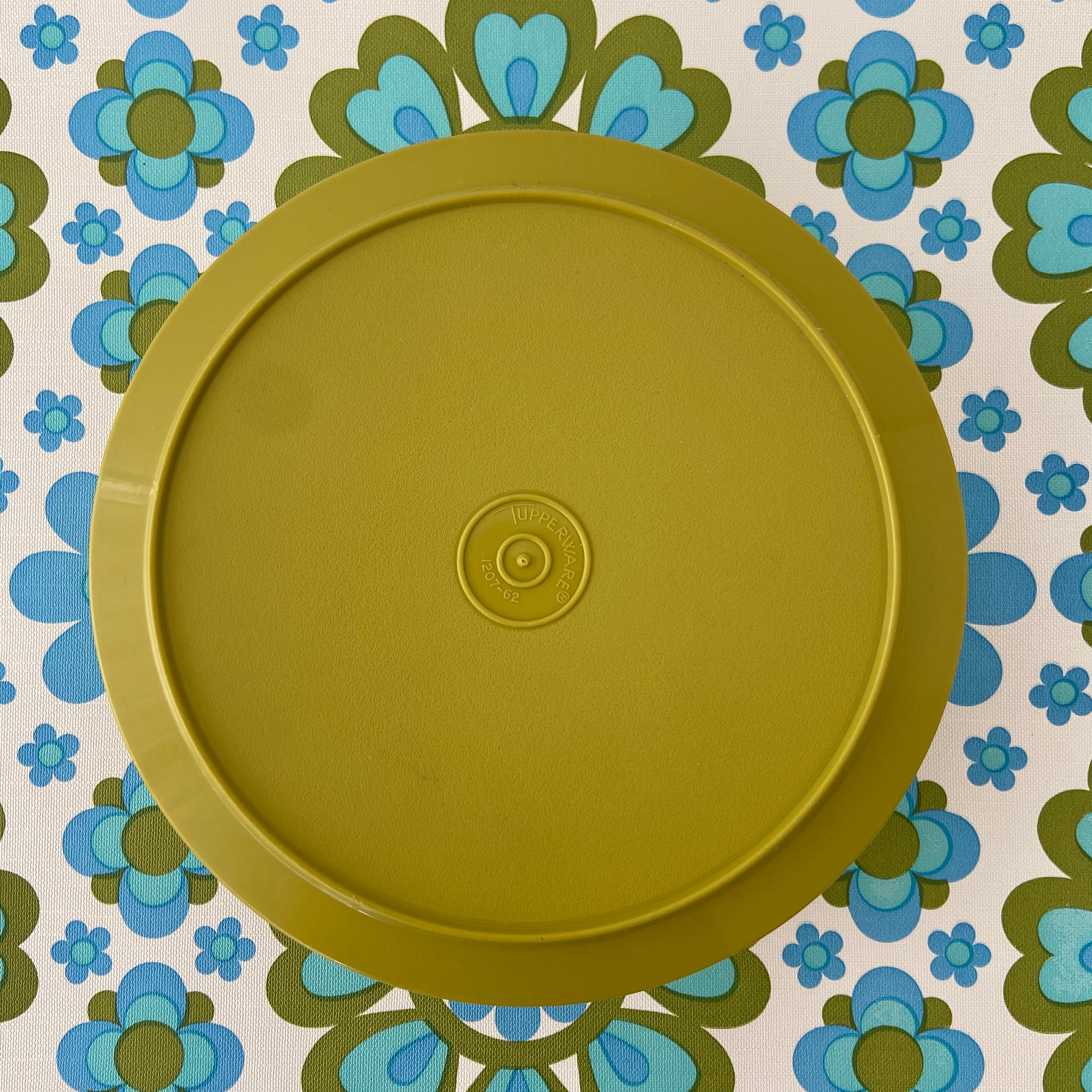 Tupperware GREEN Retro Kitchen Storage Container x 1