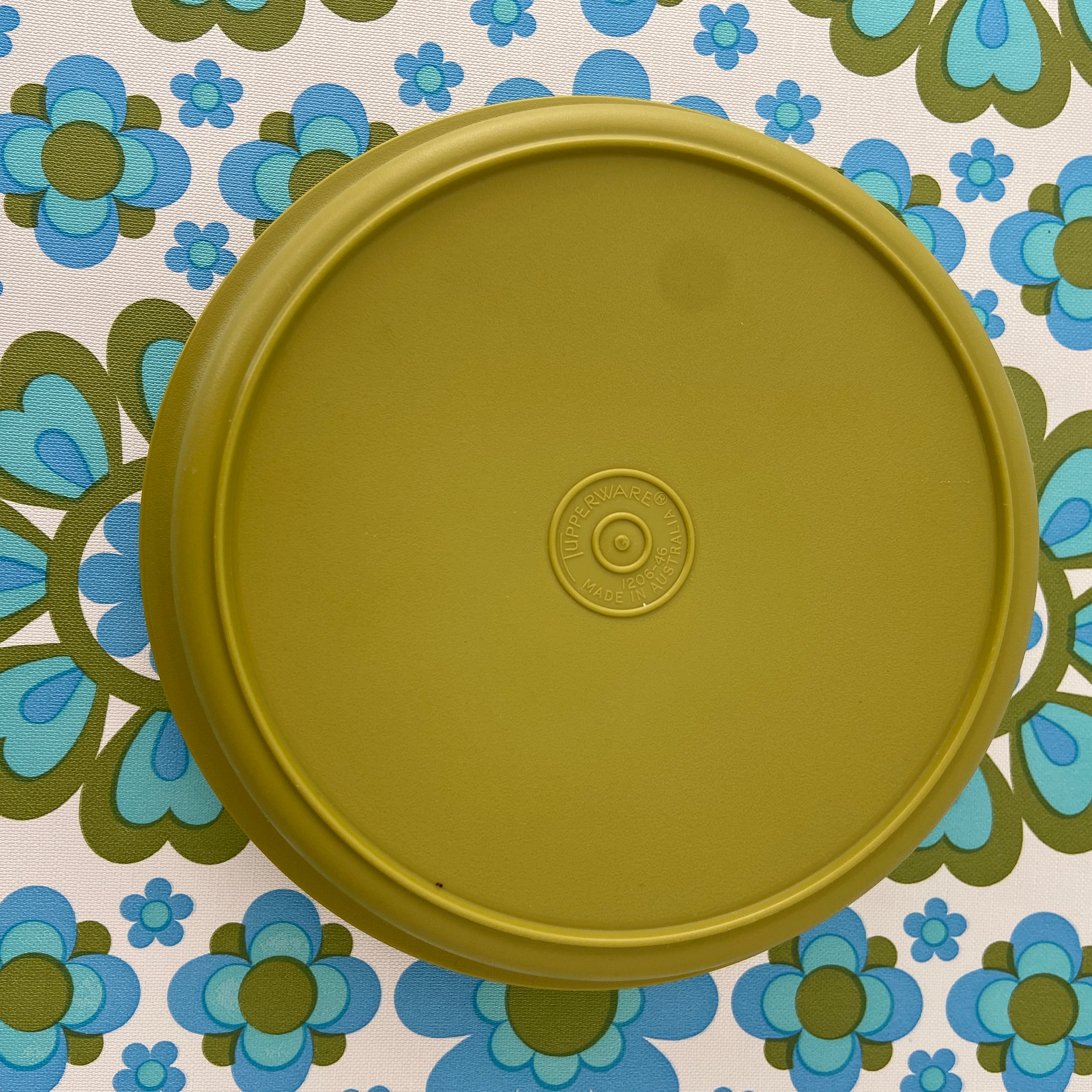 Tupperware GREEN Retro Kitchen Storage Container x 1