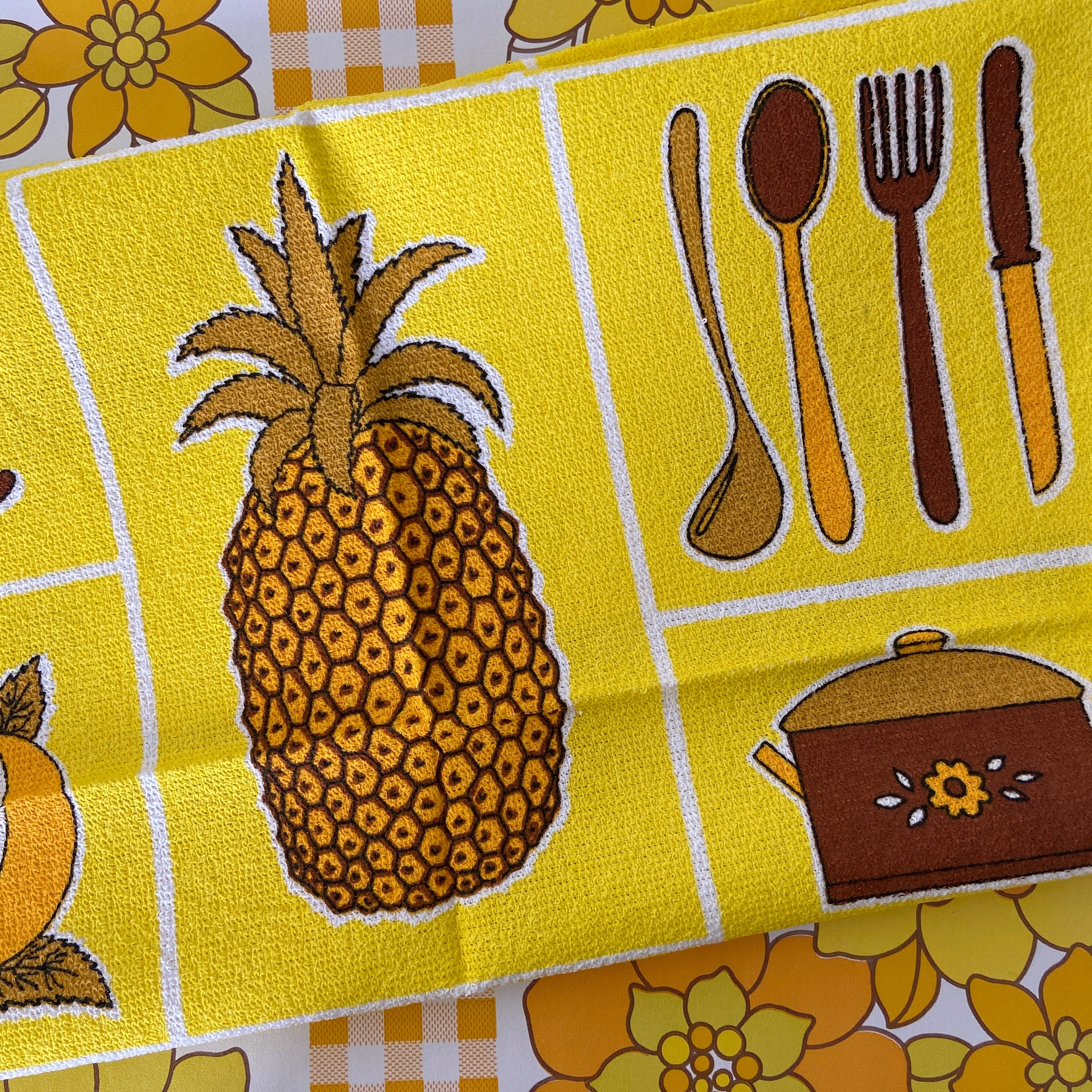 UNUSED Vintage Cotton Pineapple Tea Towel