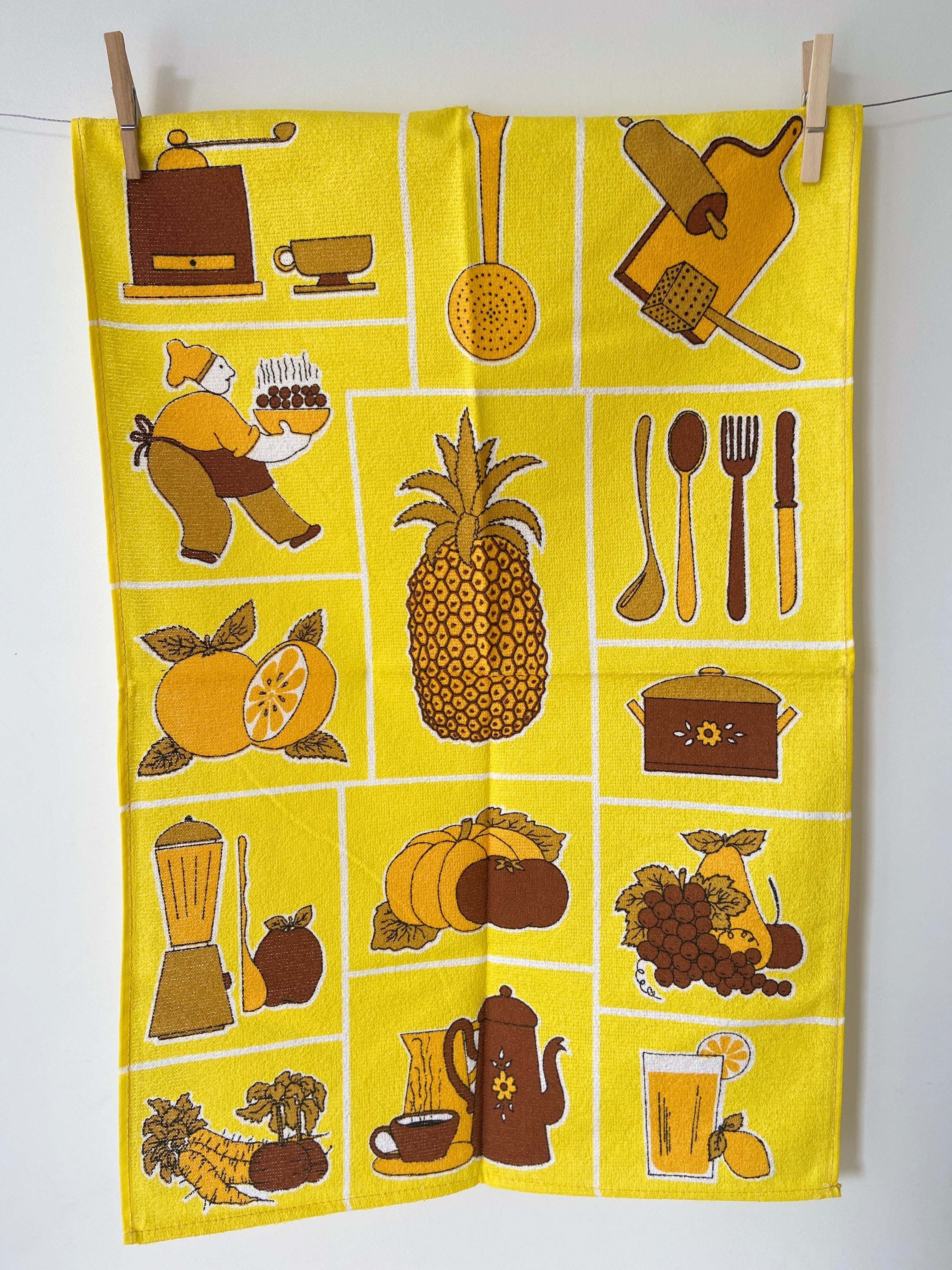 UNUSED Vintage Cotton Pineapple Tea Towel