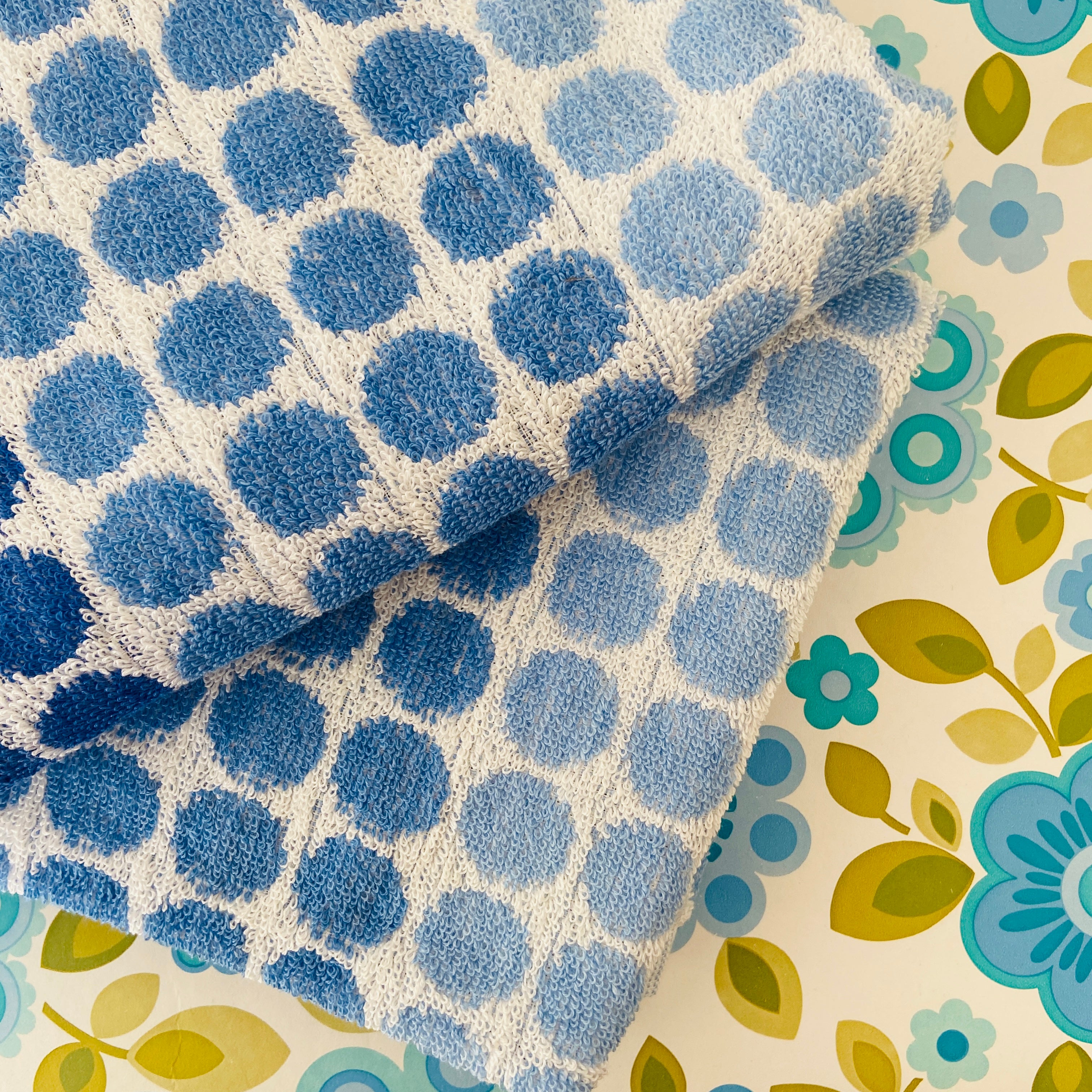 Pair of UNUSED Vintage POLKA Dot Bath Towels Blue Pink Peacock