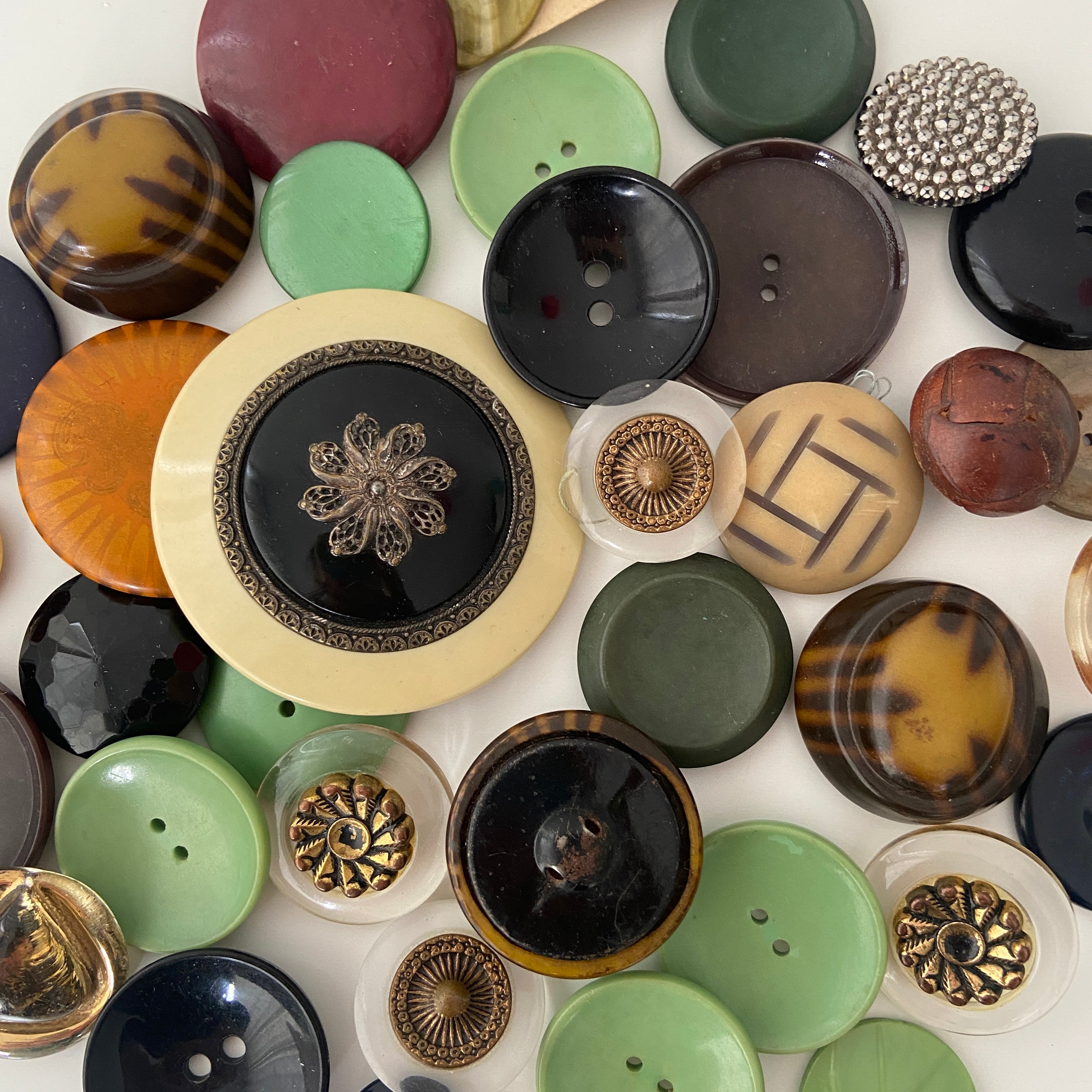 Bag of Large Vintage Buttons MIXED LOT