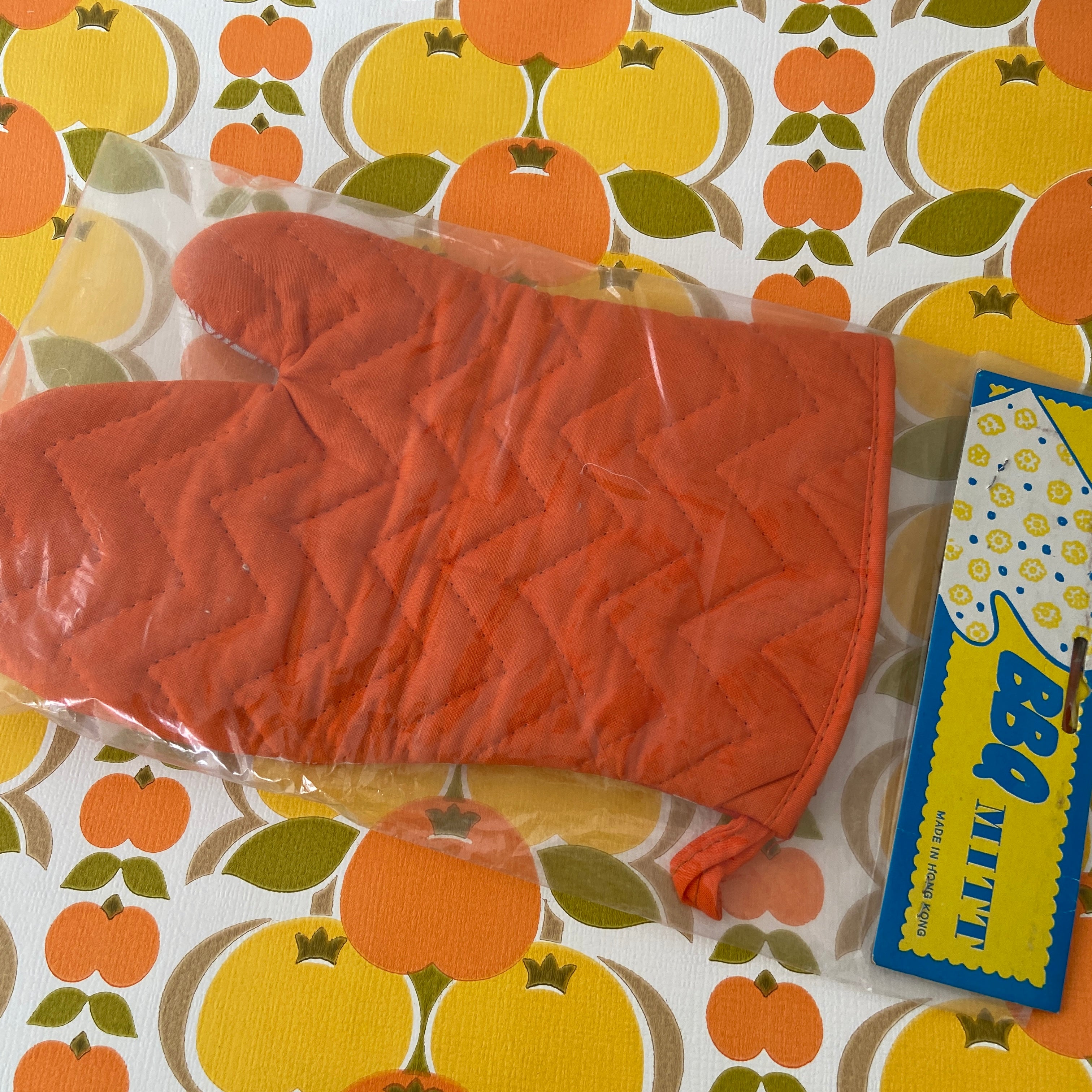 RETRO Kitchen OVEN Mitt Made in Hong Kong