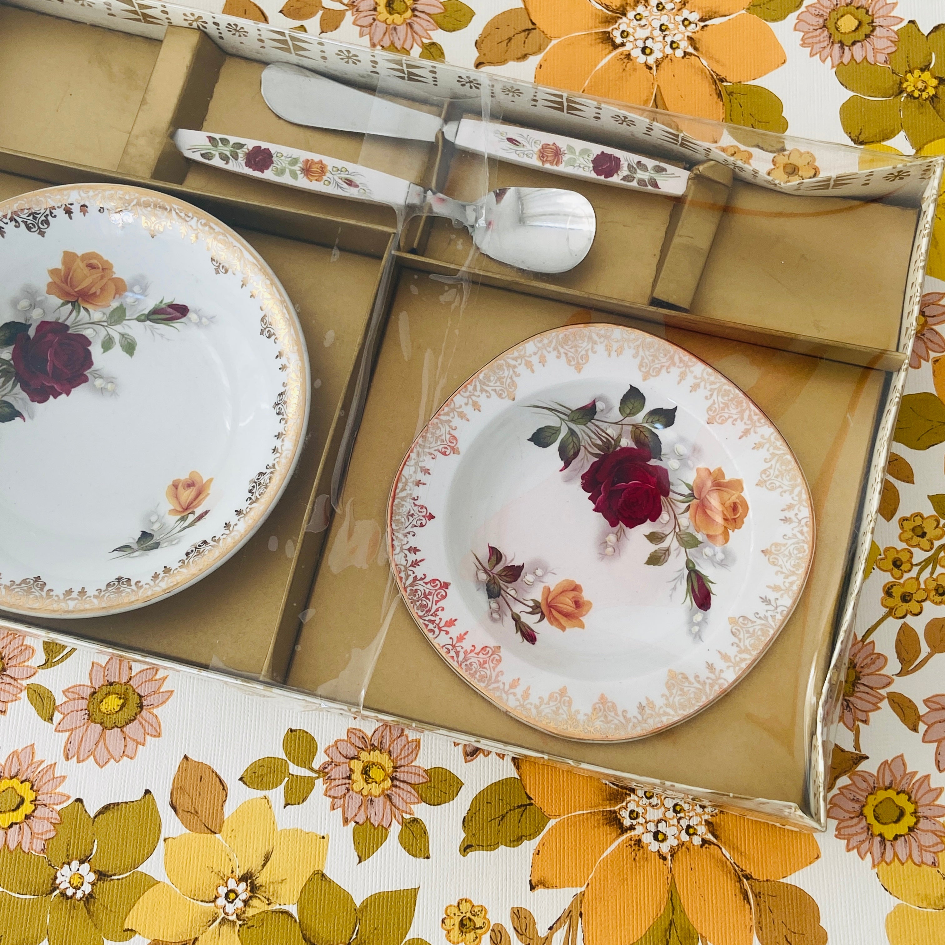 ADORABLE Roses Boxed Vintage Jam Set