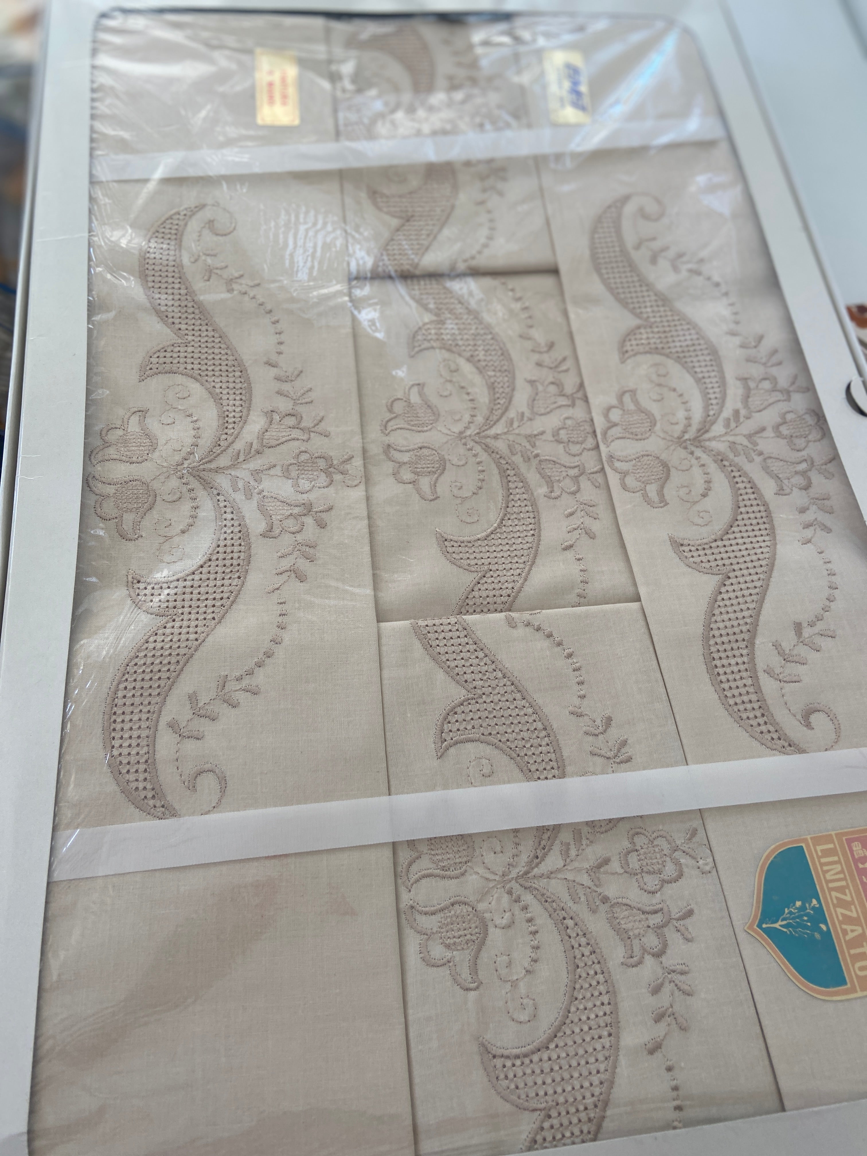 Boxed Sheet Set Embroidered Vintage Linen 100% Cotton