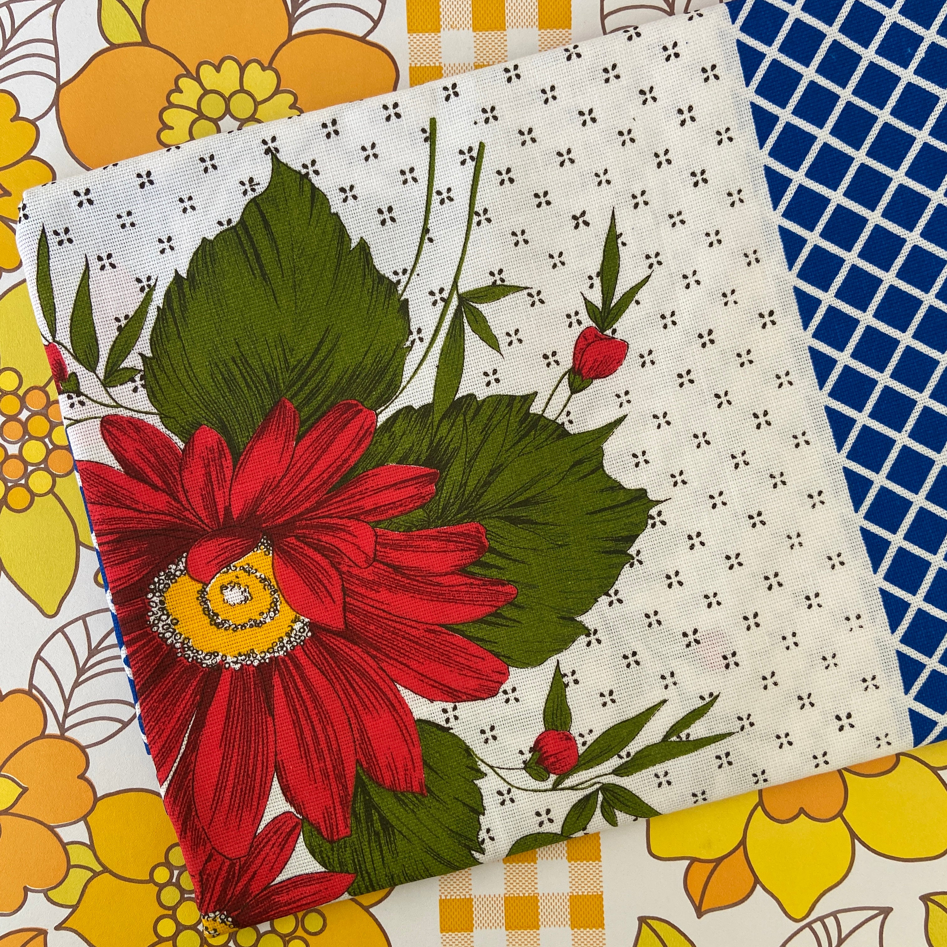 NOS Vintage Table CLOTH Floral Print COTTON