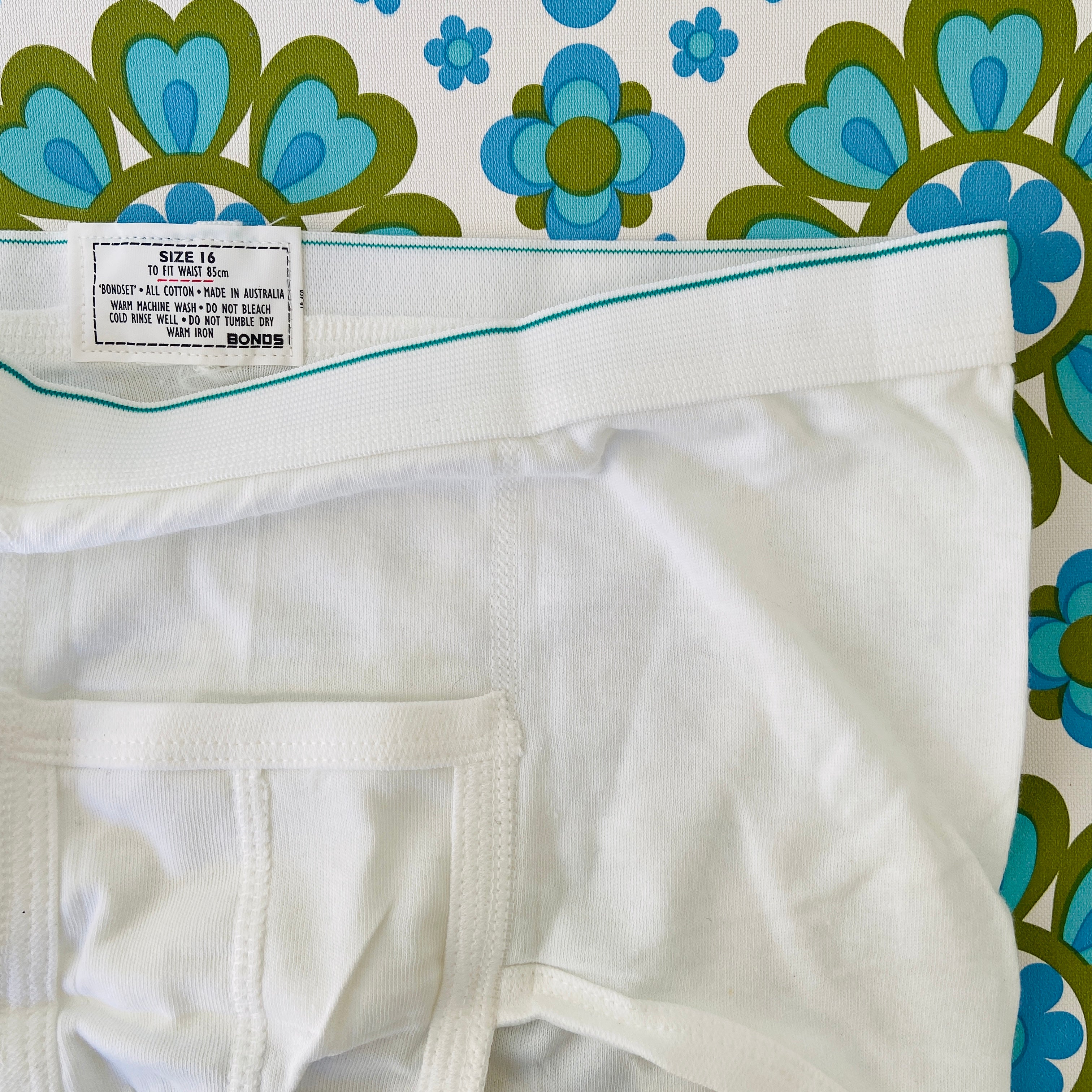 ONE PAIR Vintage Mens Bonds Y Front Sports Briefs Size 16 85cms Unused