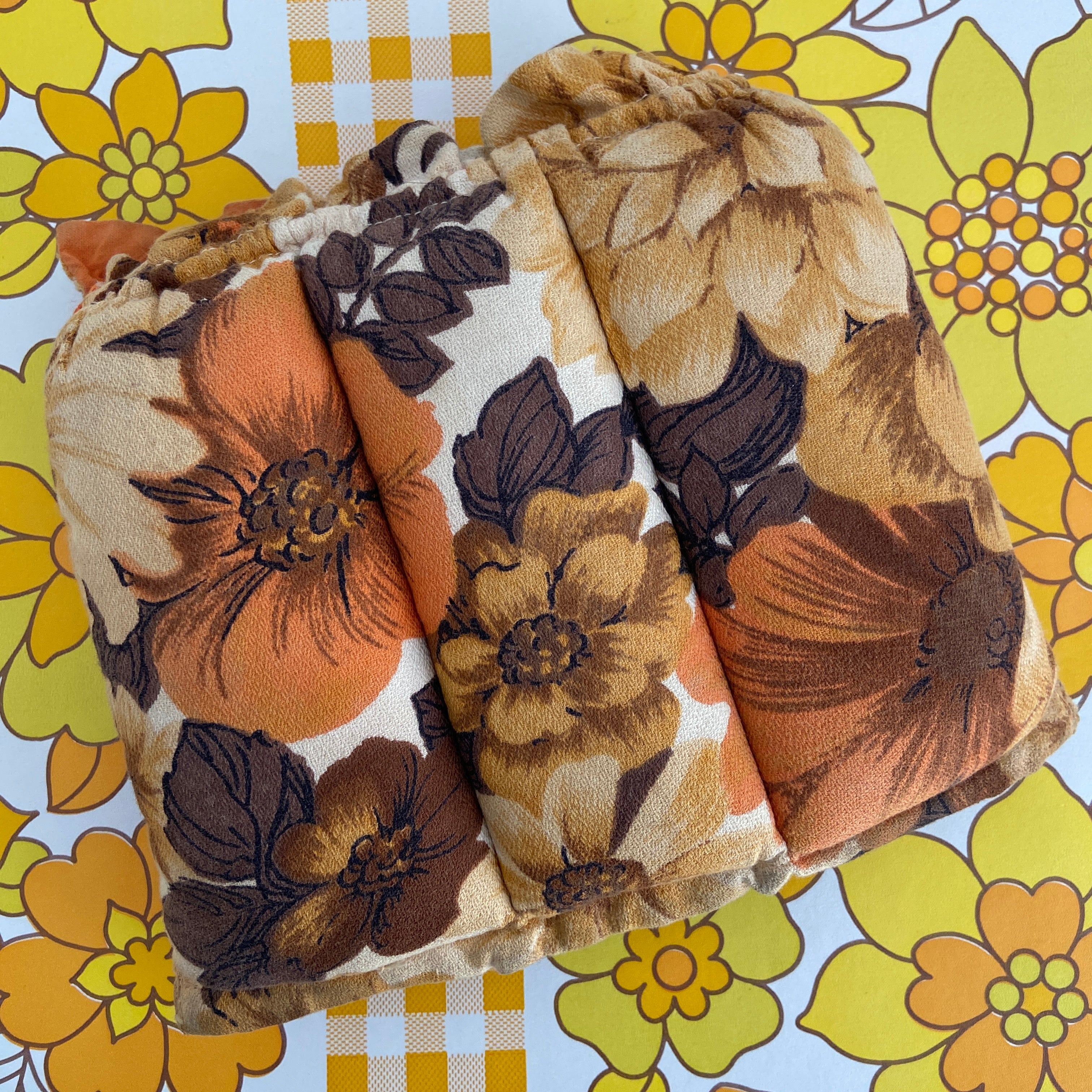 Retro Brown Floral Print Tea COSY 70's Kitchen