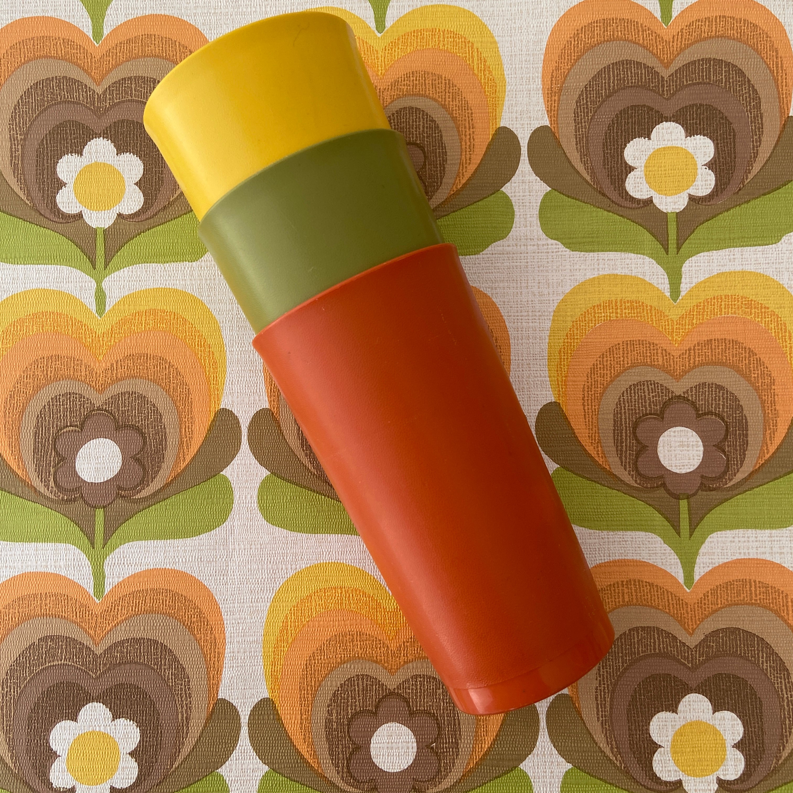 TUPPERWARE Excellent Condition CUPS Retro