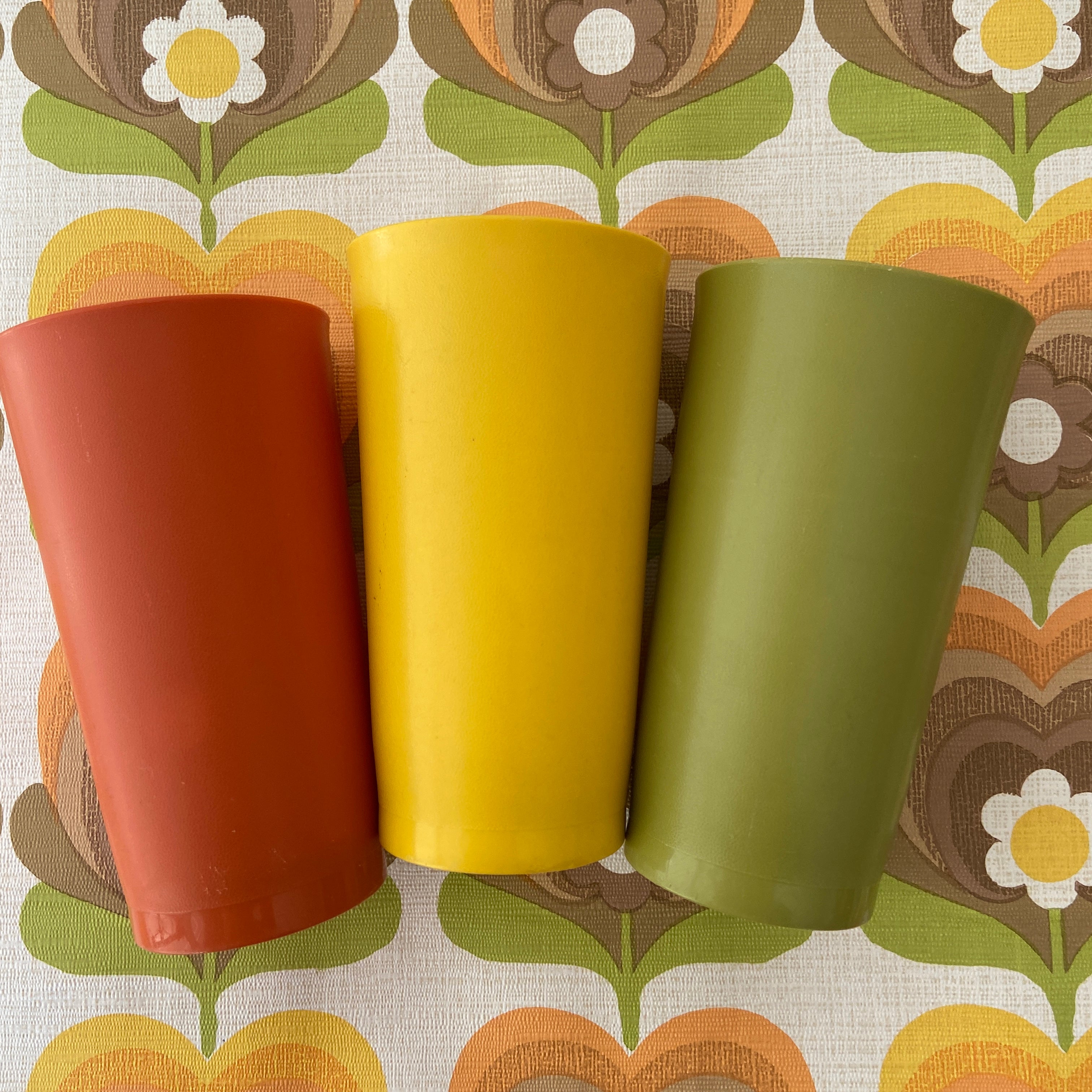 TUPPERWARE Excellent Condition CUPS Retro