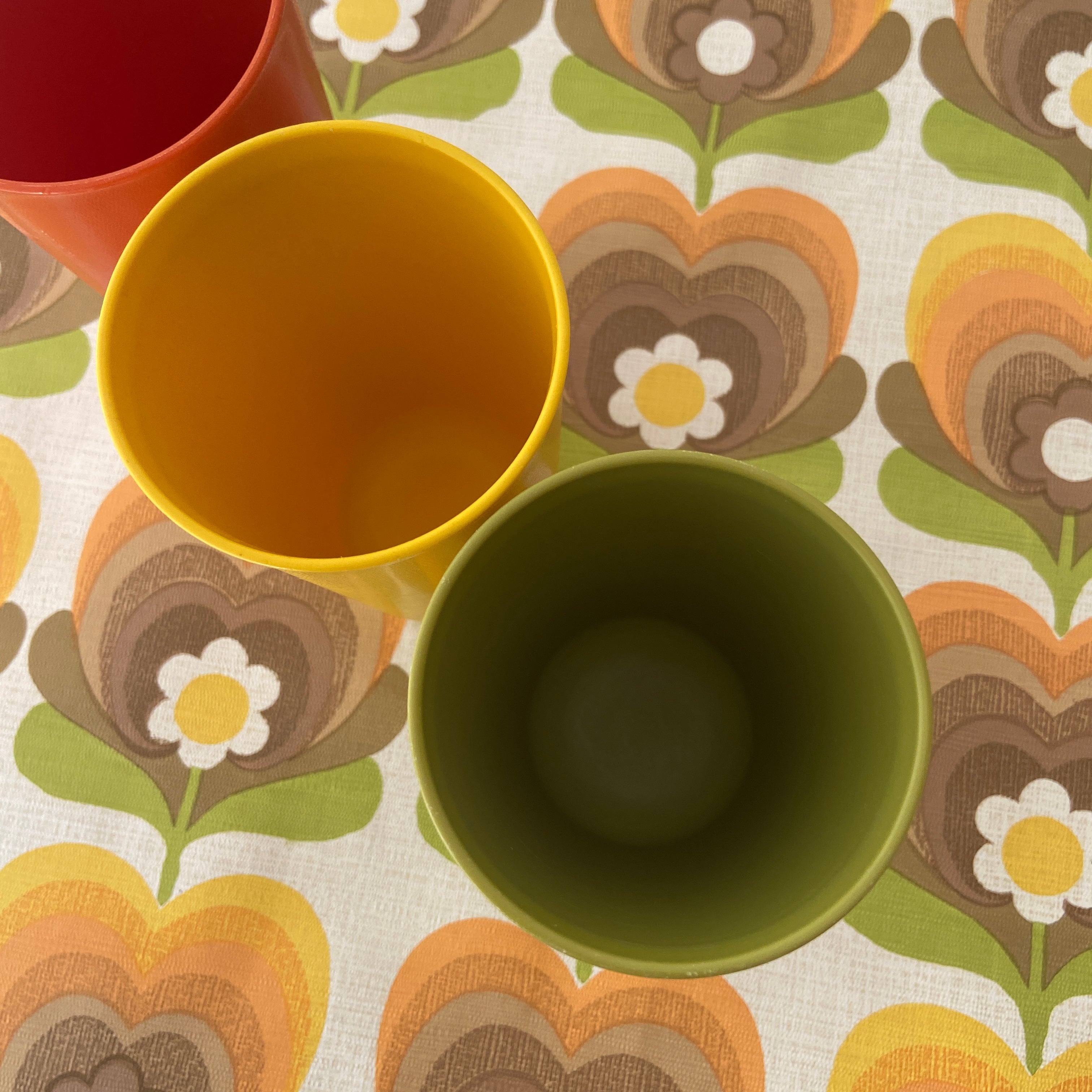 TUPPERWARE Excellent Condition CUPS Retro