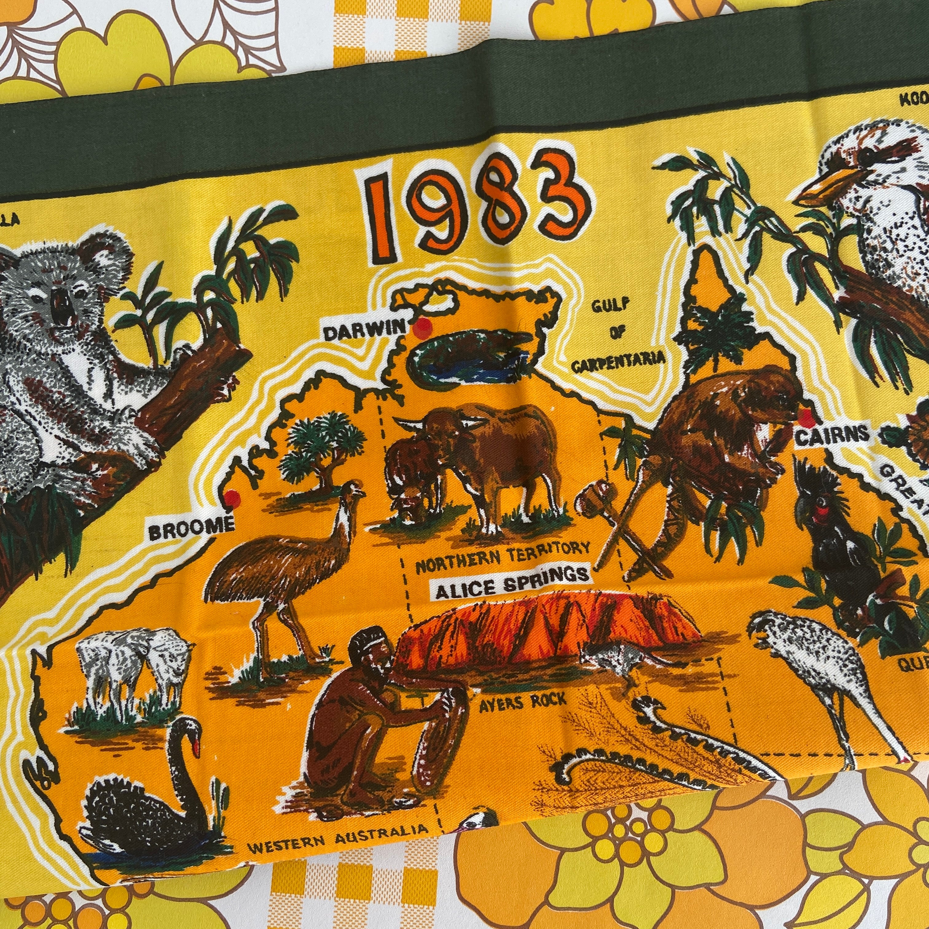 1983 Vintage Tea Towel RETRO Kitchen Craft