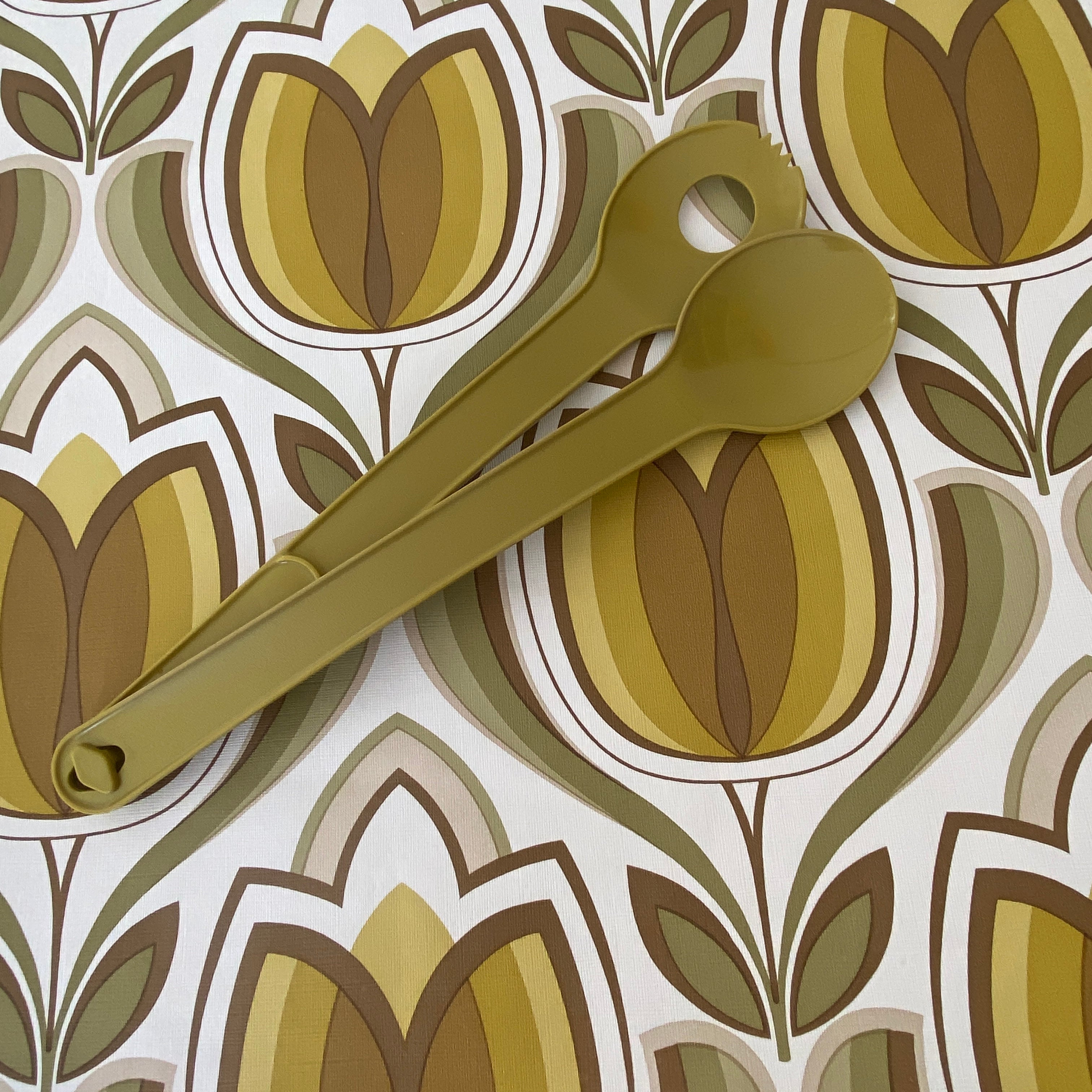 Retro TUPPERWARE Salad Server