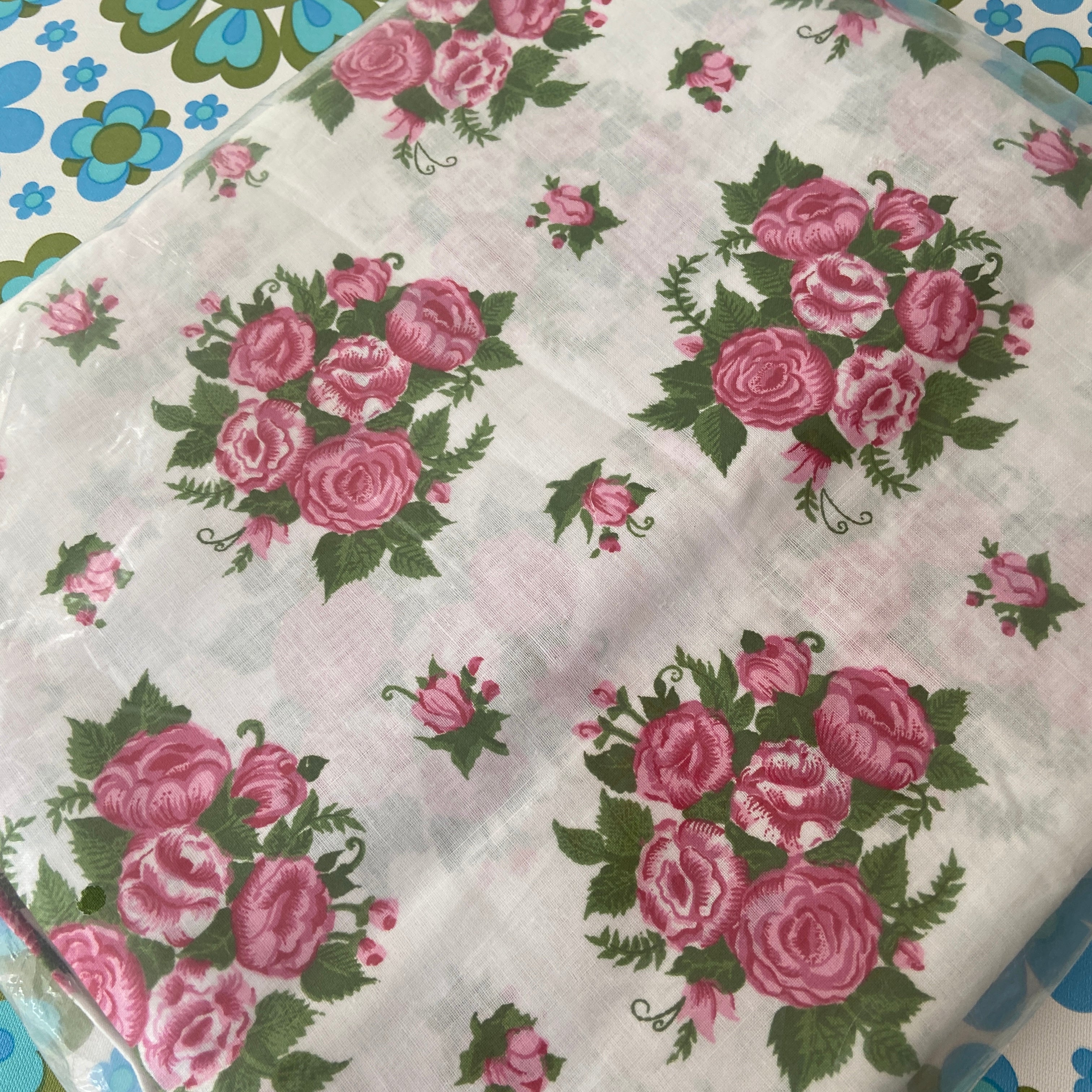 251cms PRETTY Cotton Sheet x 1 New OLD STOCK # 2 Fabric