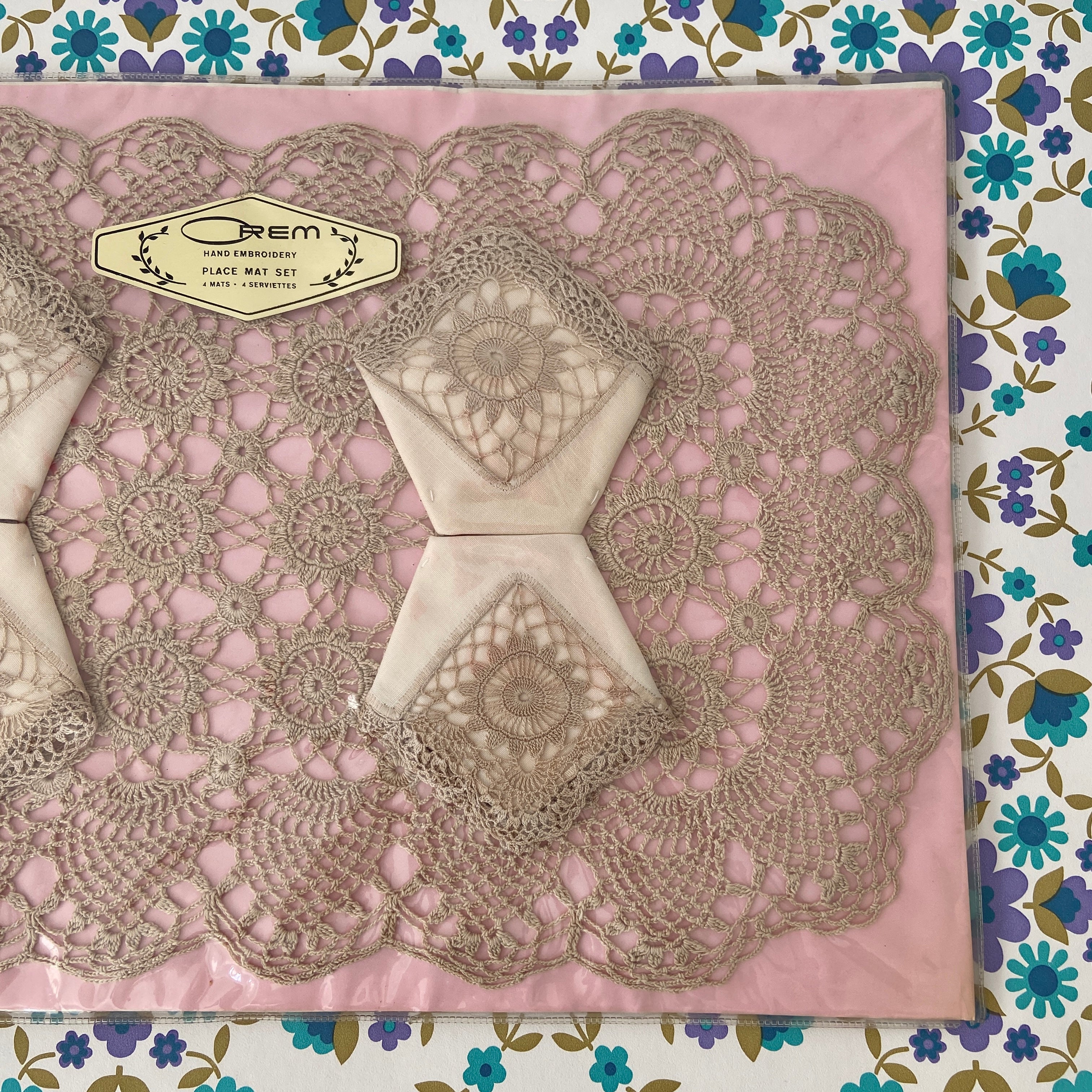 OREM Embroidered Set of 4 Placemats & Serviettes