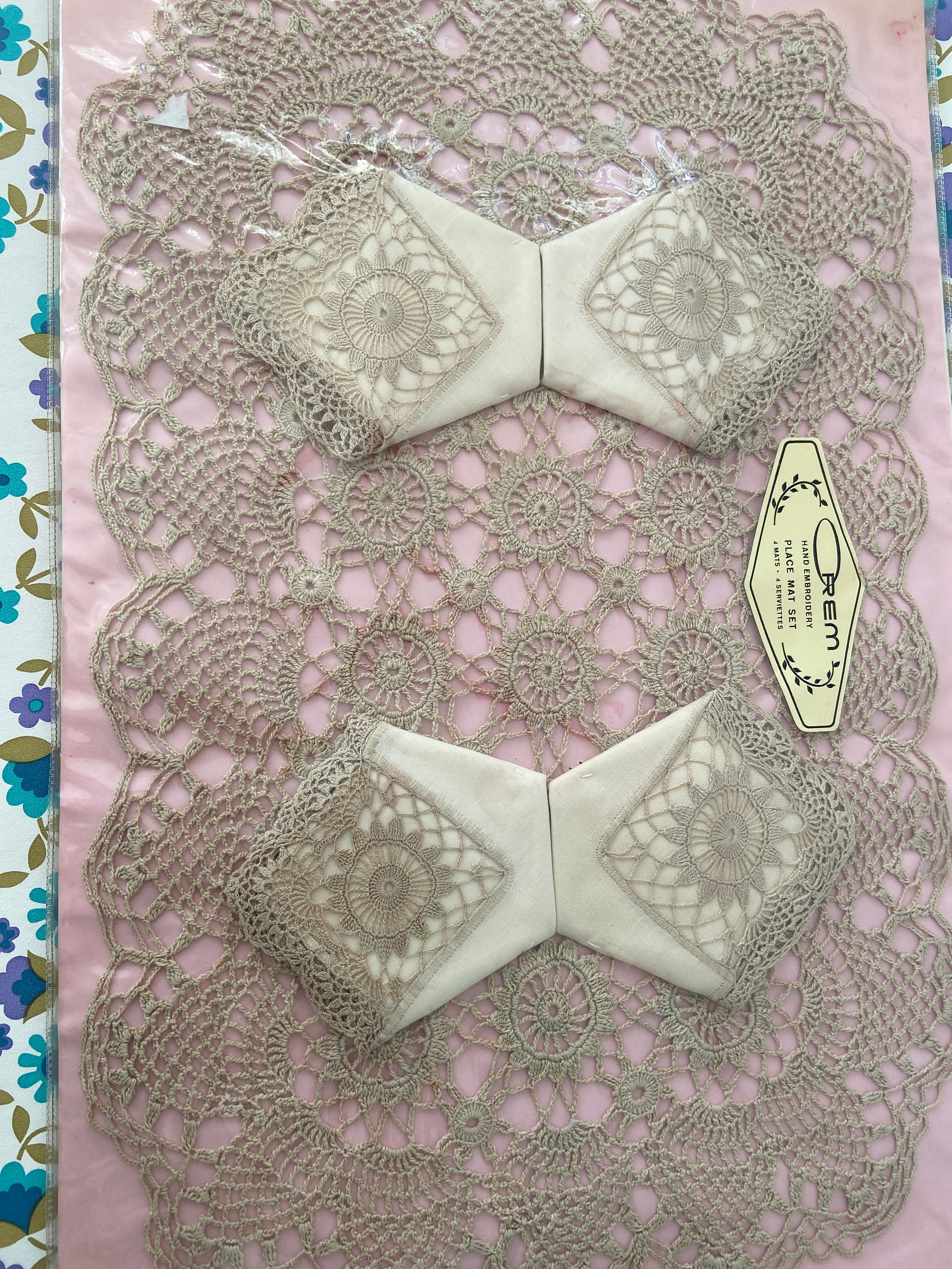 OREM Embroidered Set of 4 Placemats & Serviettes