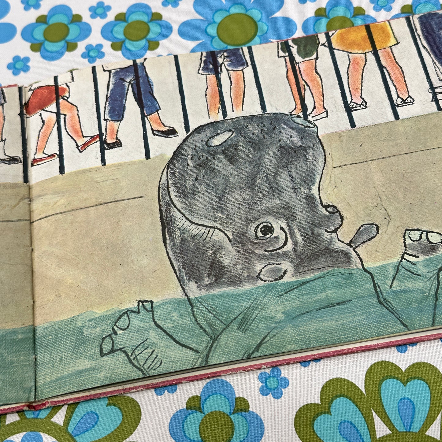 Wake up Hippopotamus Eriko Kishida Book