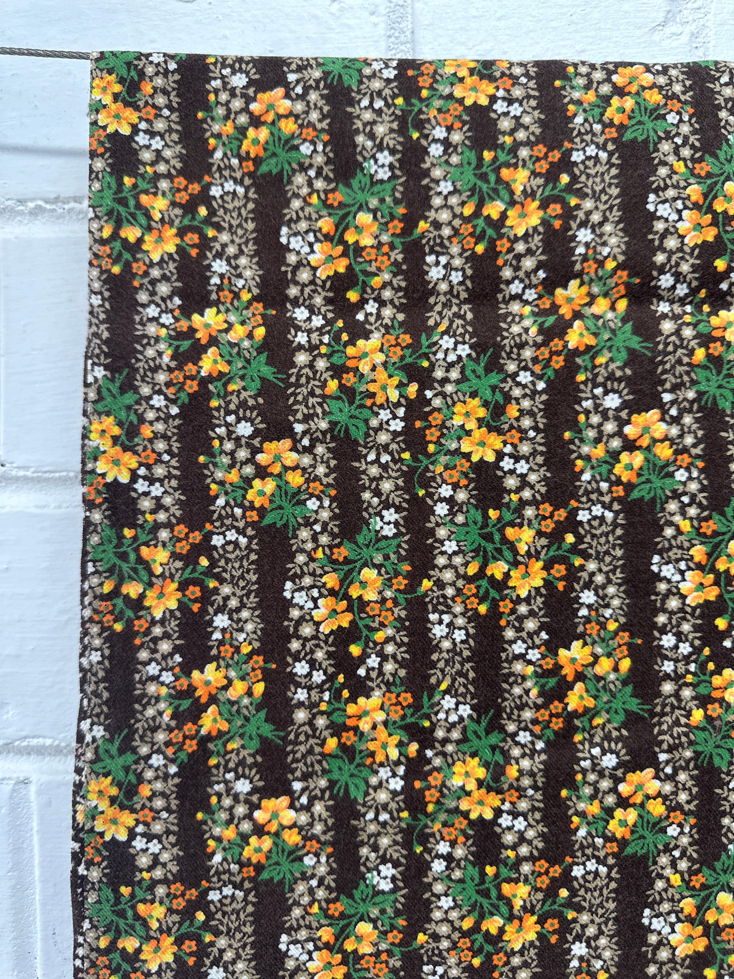 220cms Pretty Brown Floral Vintage Fabric