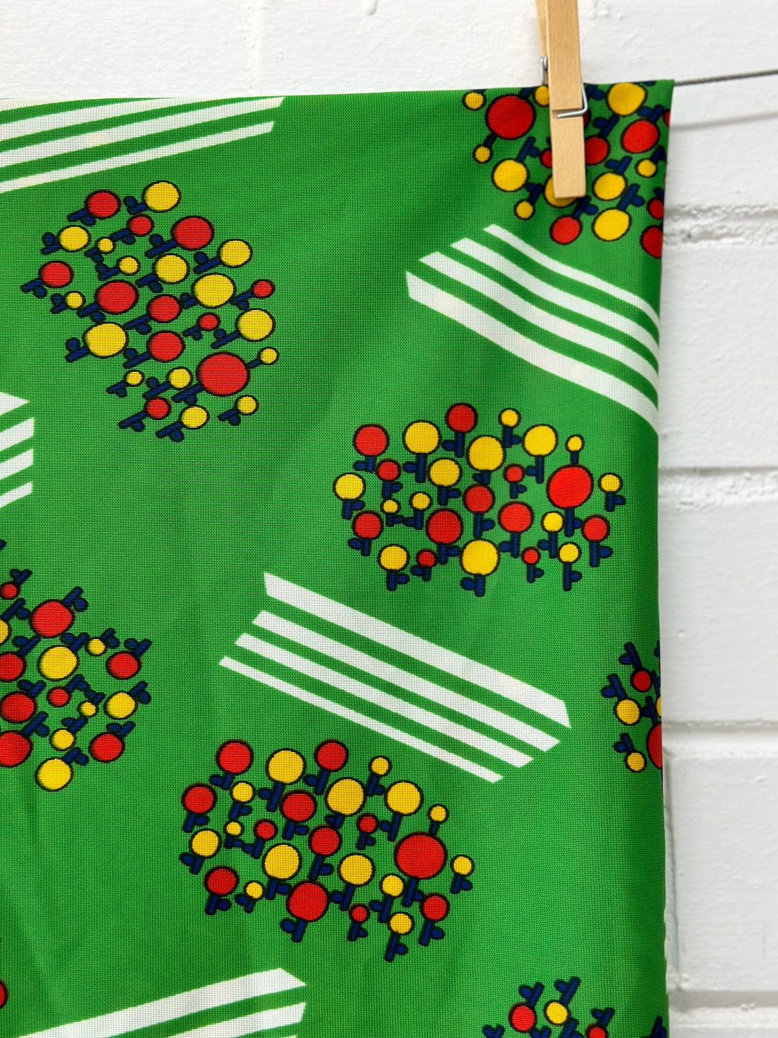 140cms WICKED Wild Bright Green Vintage FABRIC Remnant