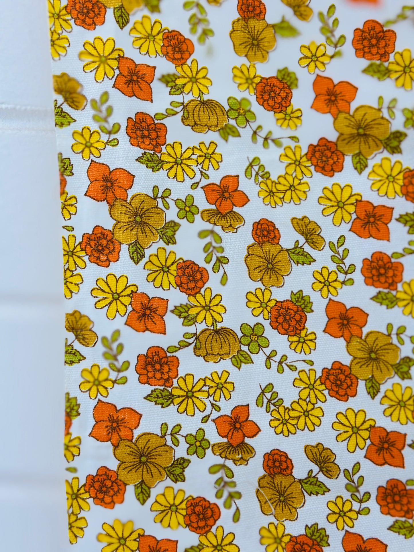 90cms STUNNING Cotton VINTAGE Yellow Floral Fabric