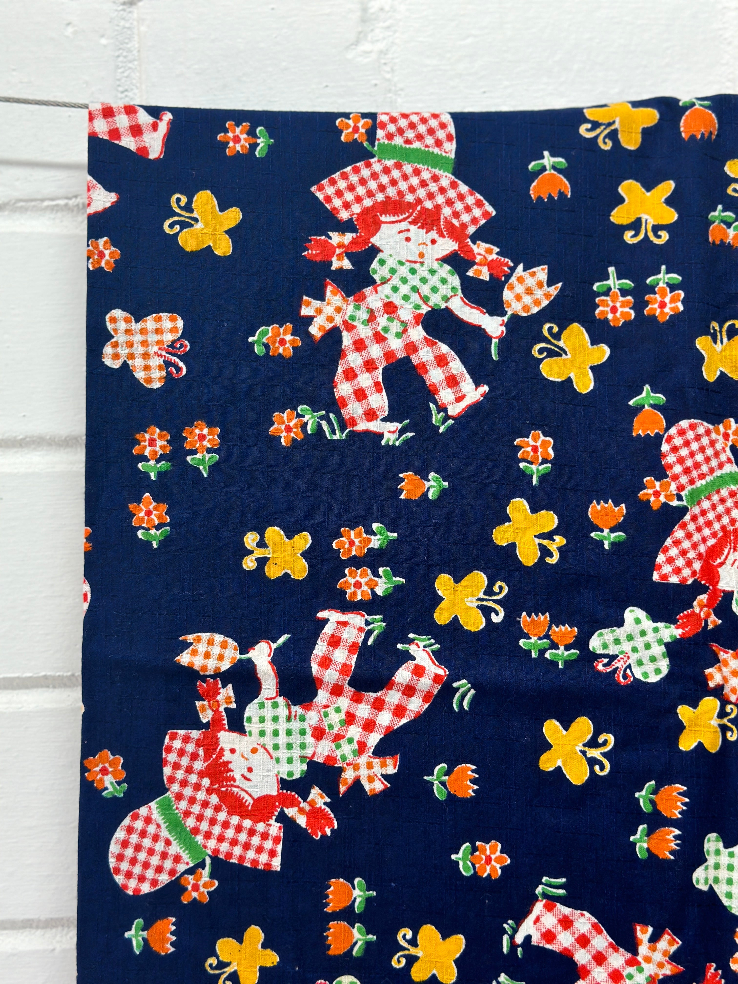 175cms Rare VINTAGE Floral Girl Cotton Fabric