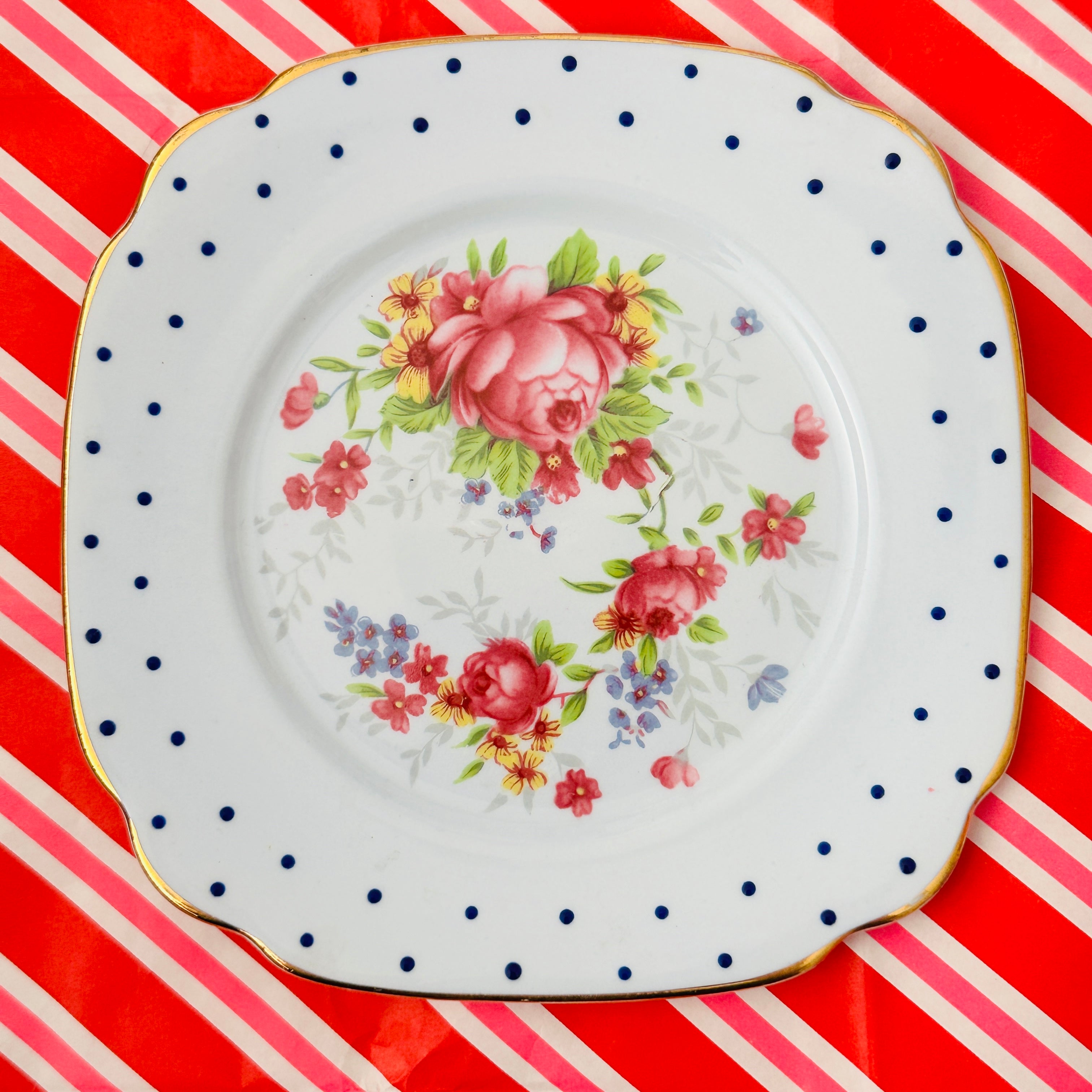 WINDSOR Vintage Pretty Plate England