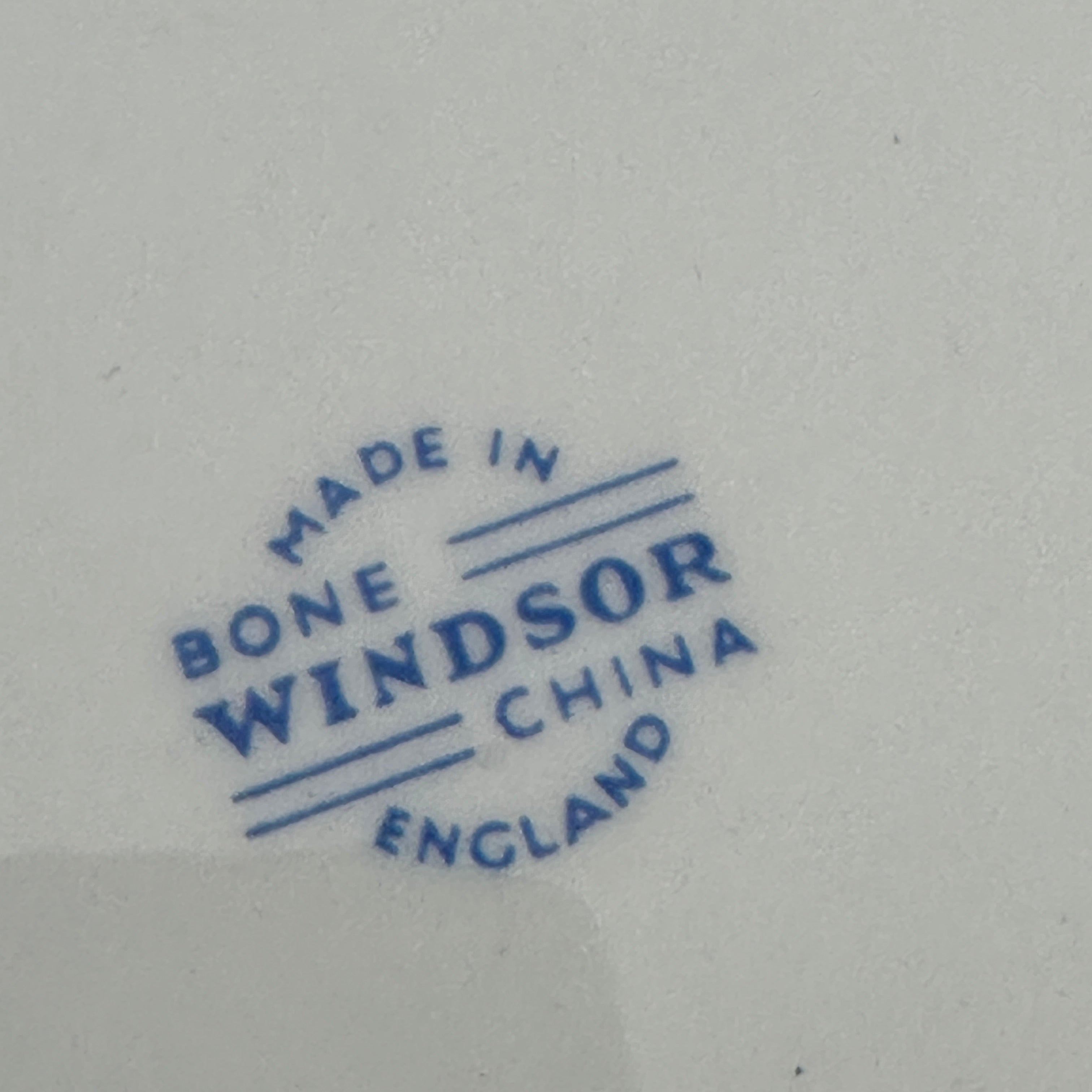 WINDSOR Vintage Pretty Plate England