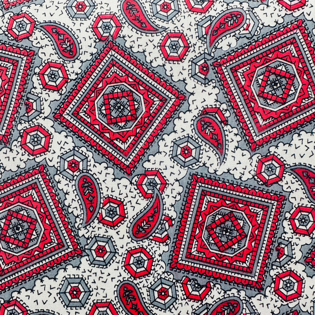 210cms Beautiful VINTAGE Paisley Cotton Fabric