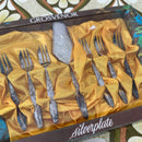 Grosvenor Silverplate Cake Set