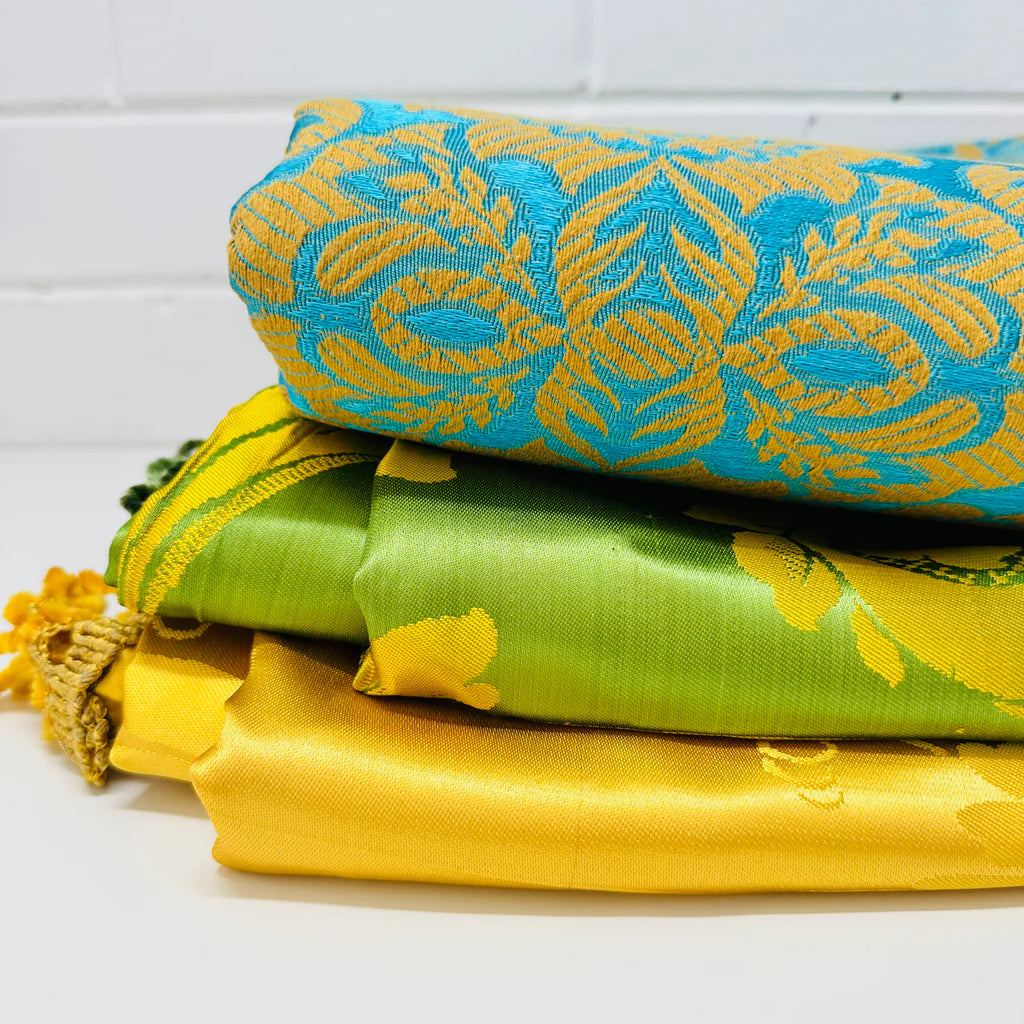 UNUSED Vintage Italian Bedspread Blanket