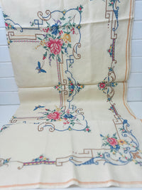 Lovely Embroidered Vintage Tablecloth