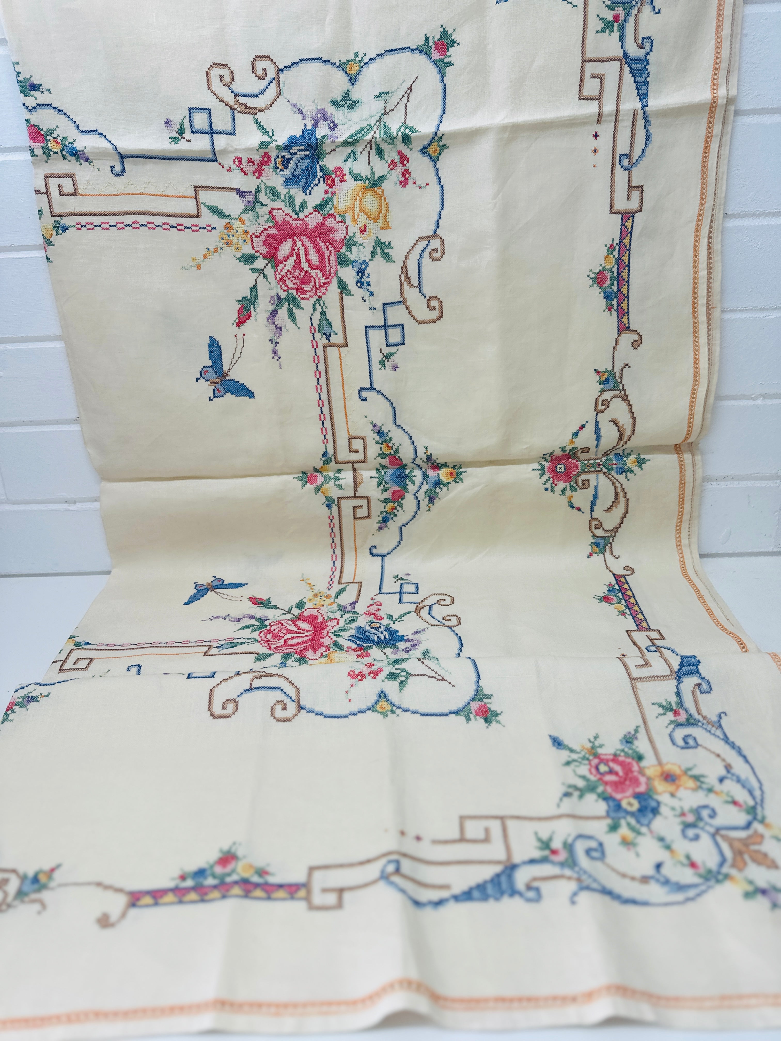 Lovely Embroidered Vintage Tablecloth