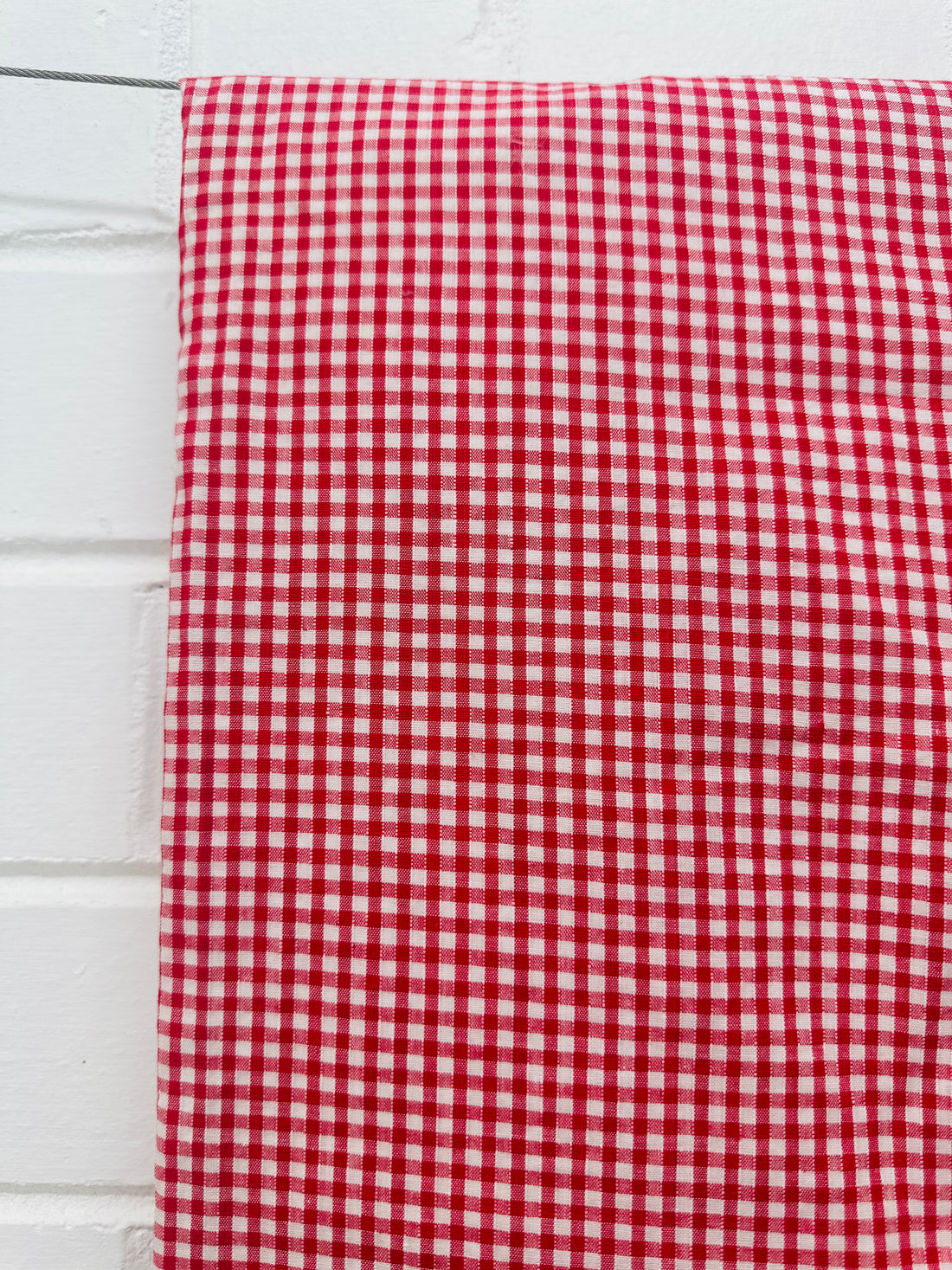 400cms Beautiful Quality Vintage Red & White Gingham Cotton