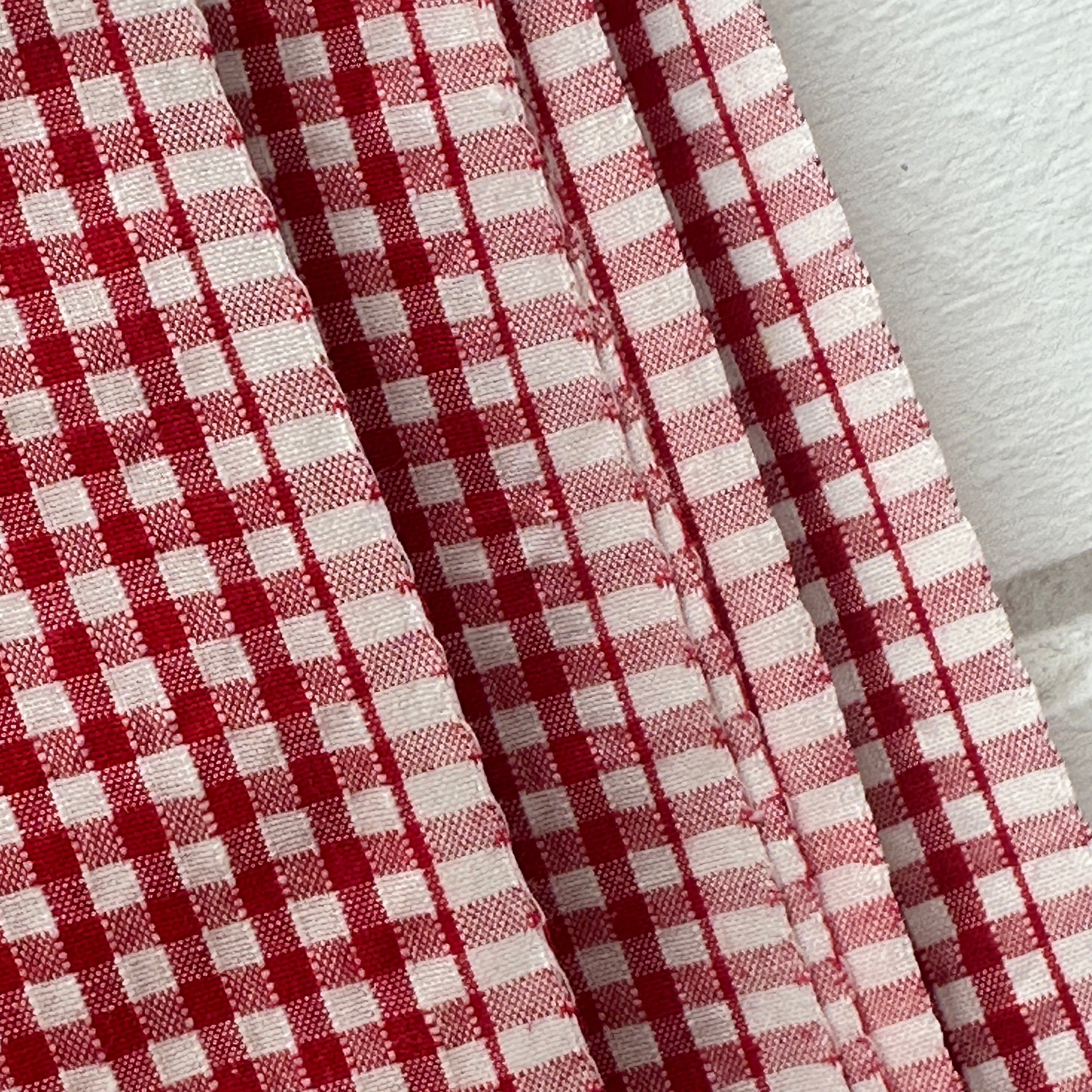 400cms Beautiful Quality Vintage Red & White Gingham Cotton