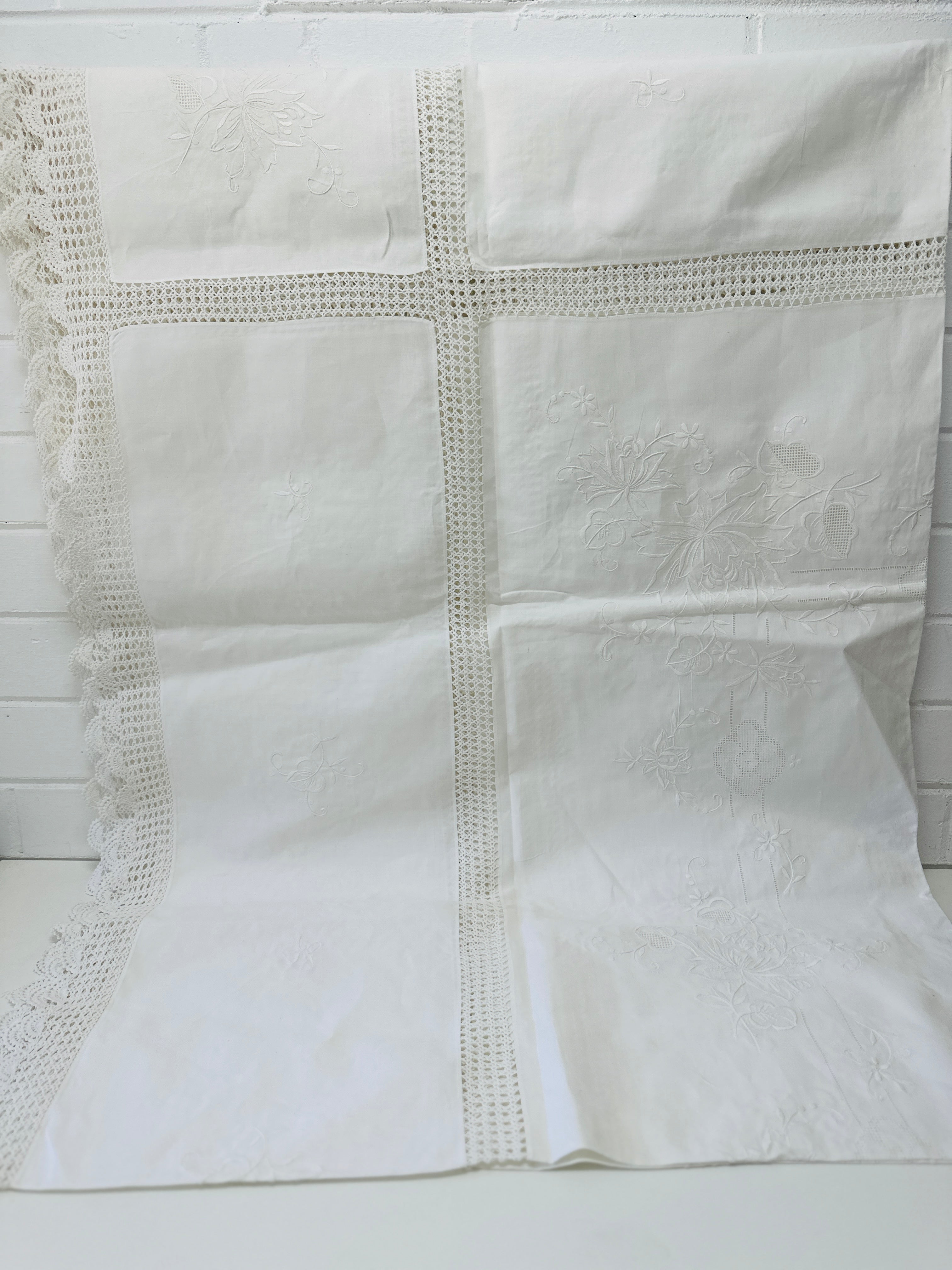 Huge VINTAGE Unused Orem Embroidered Tablecloth