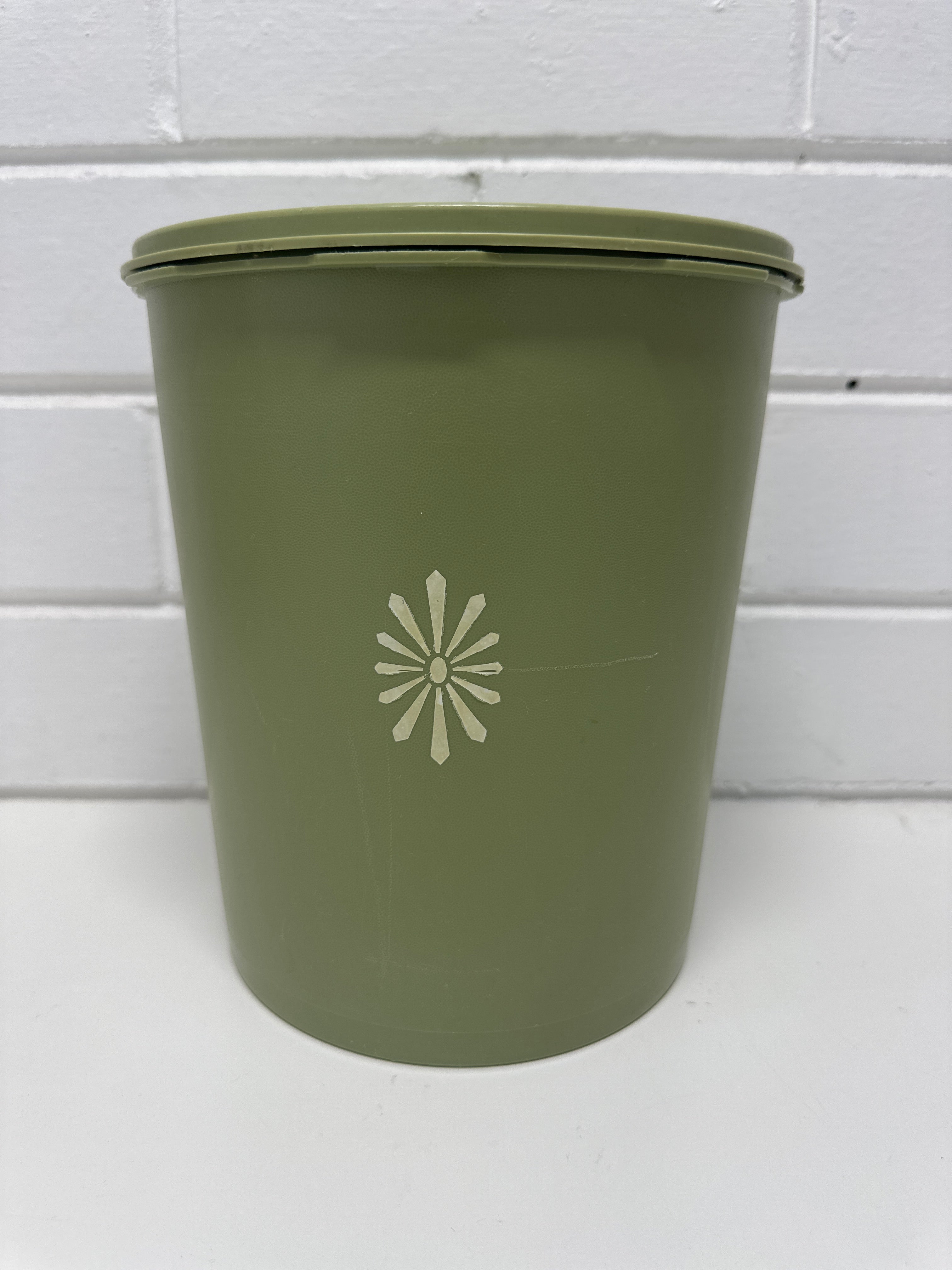 Large TUPPERWARE Vintage Retro Green