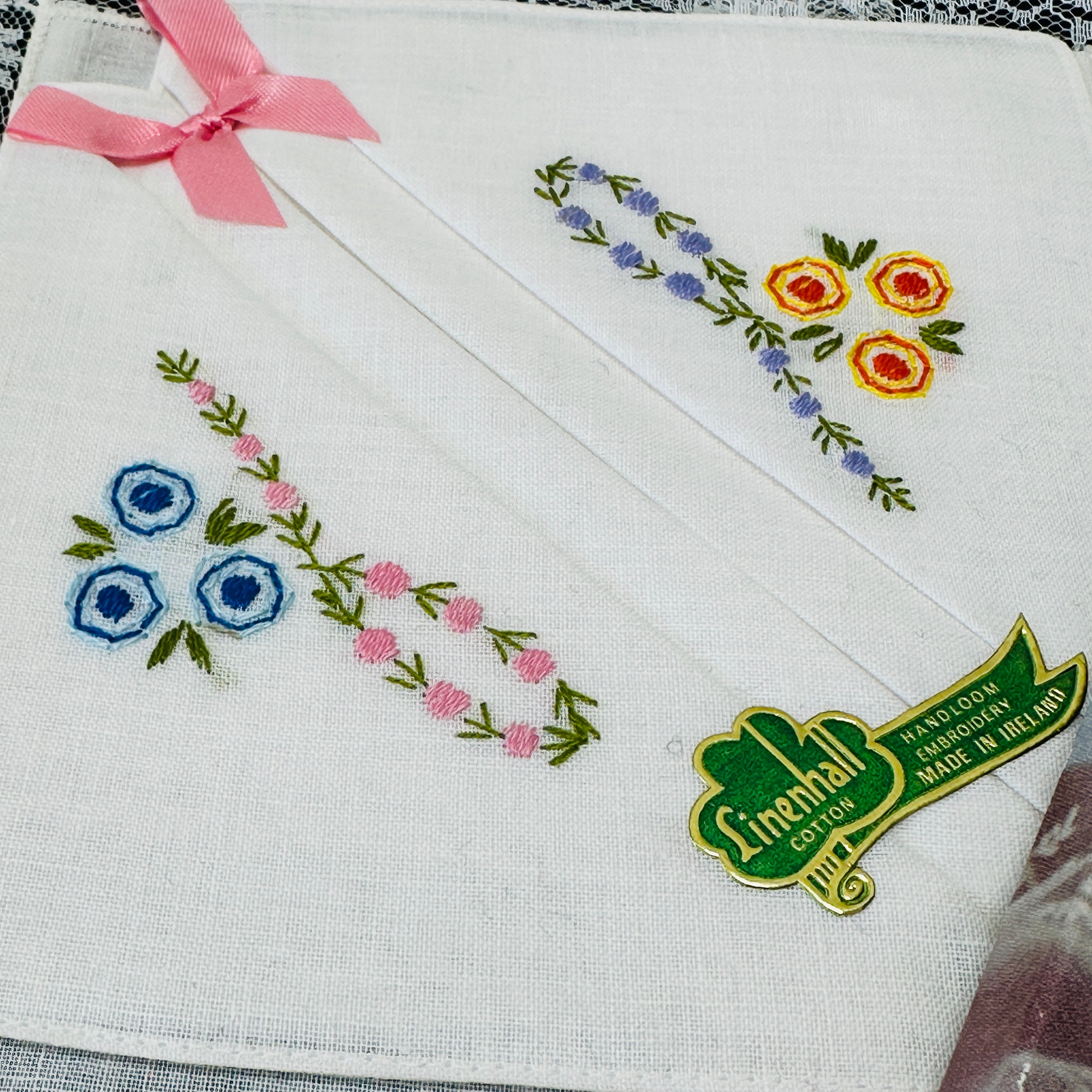 Boxed Vintage Hankies STUNNING Embroidered