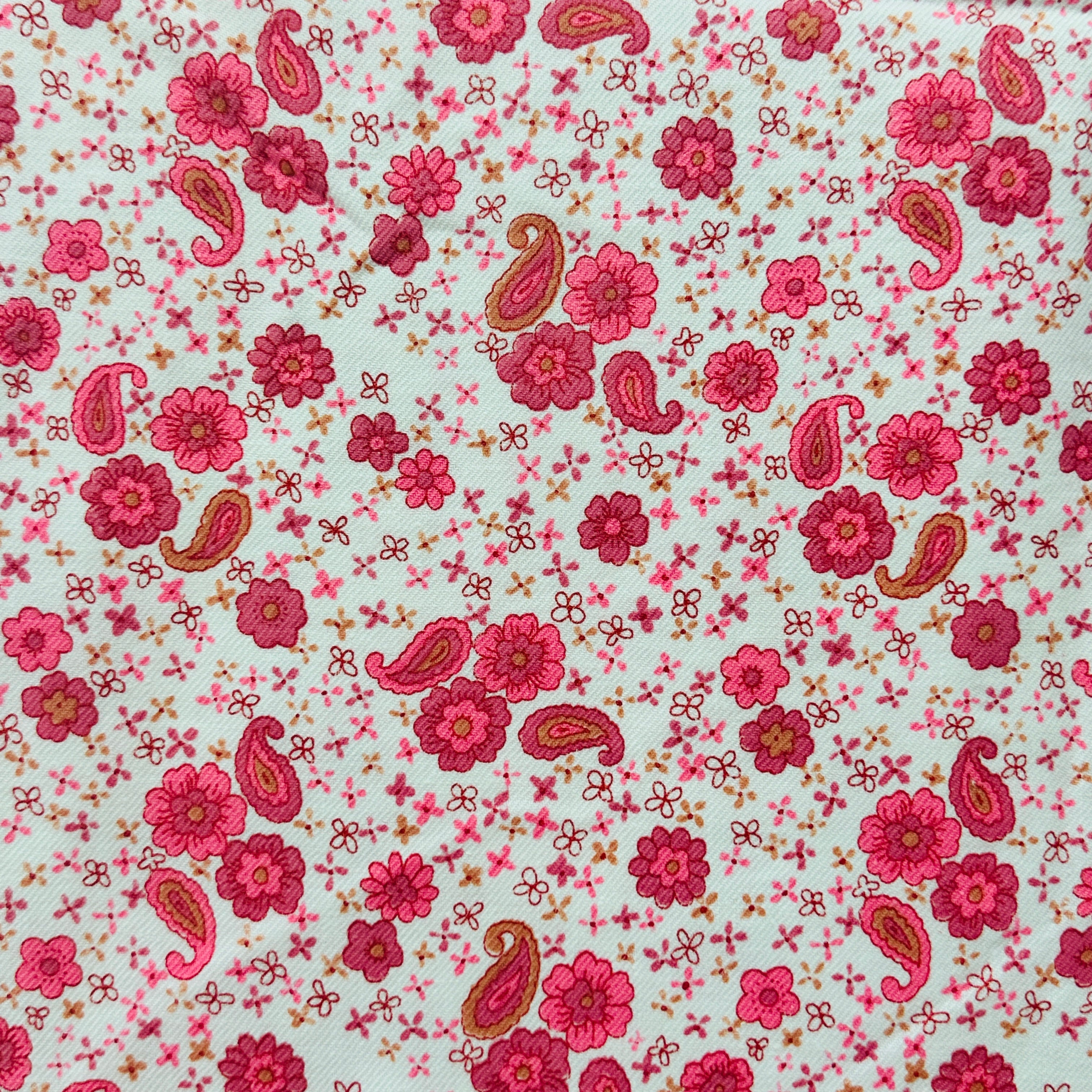 100cms VINTAGE Adorable Paisley Cotton Fabric